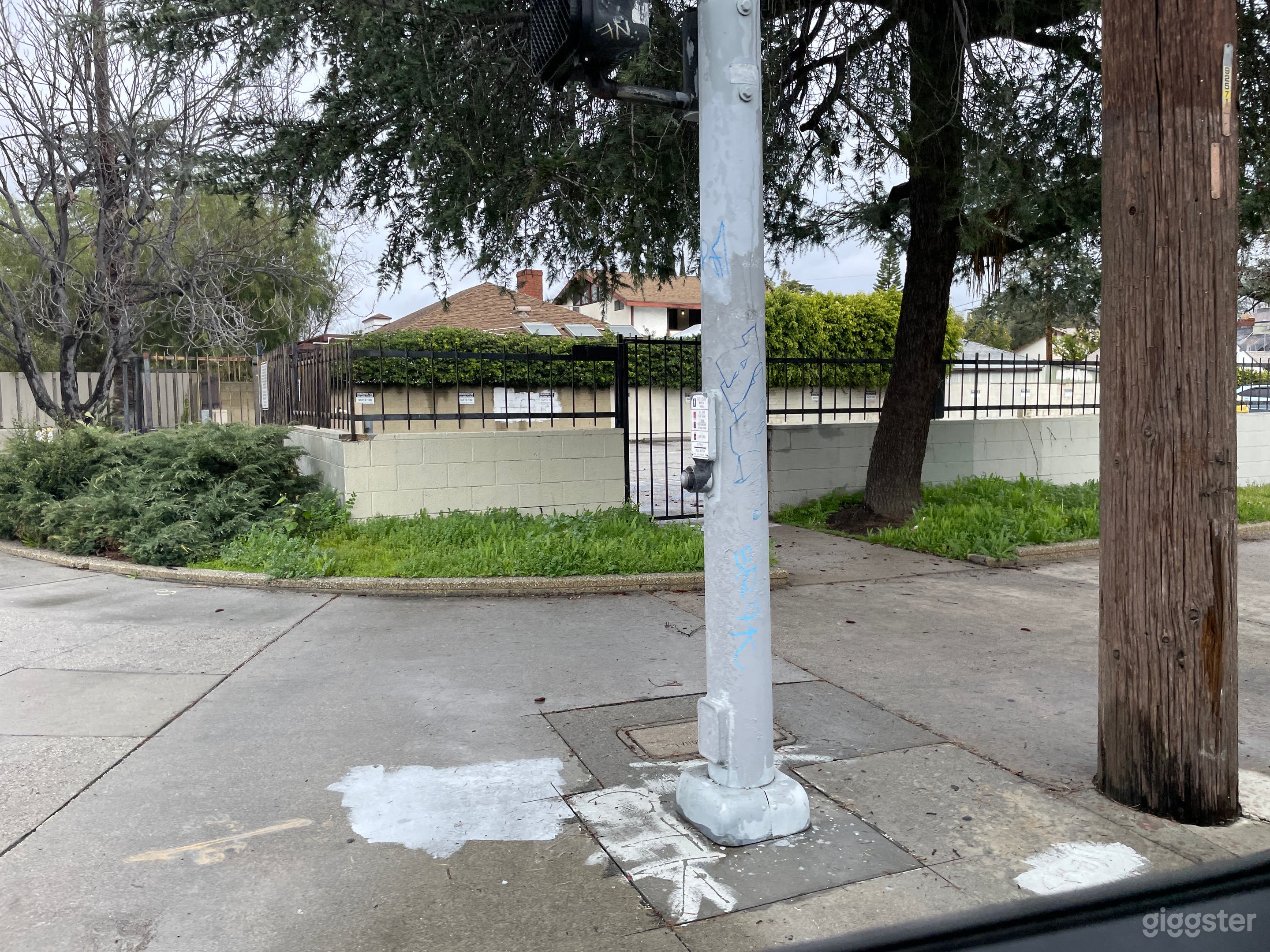 Neighborhood Parking Lot Photo 3