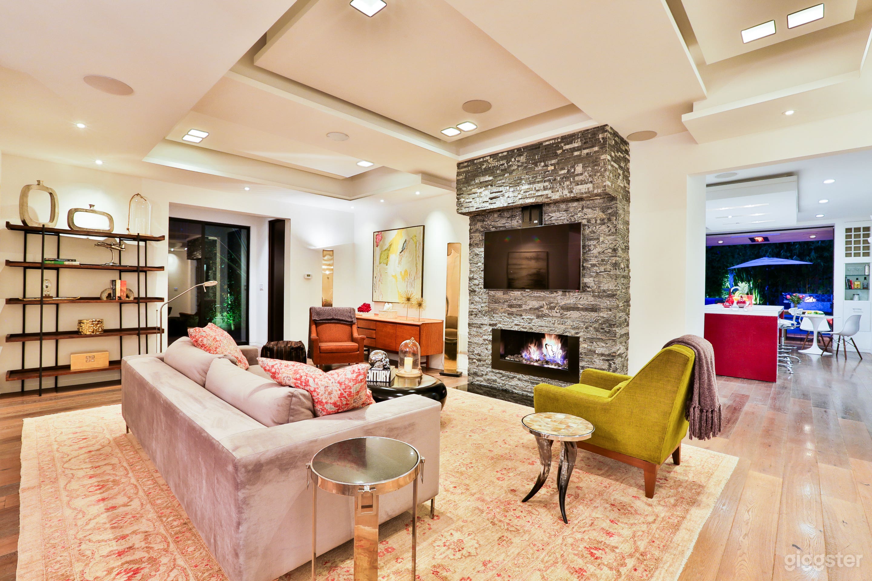  Architectural Modern Villa in Hollywood Photo 3