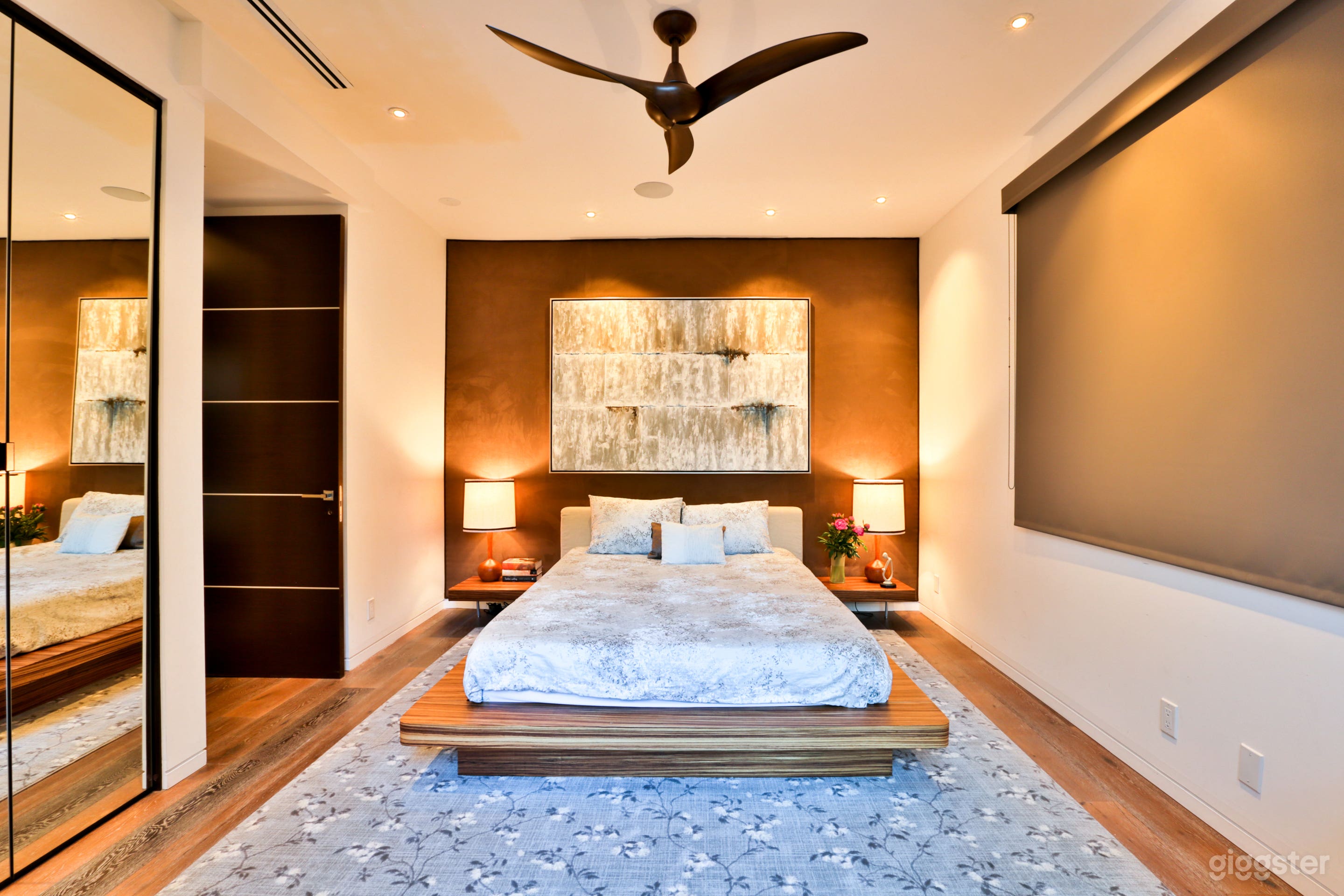  Architectural Modern Villa in Hollywood Photo 2