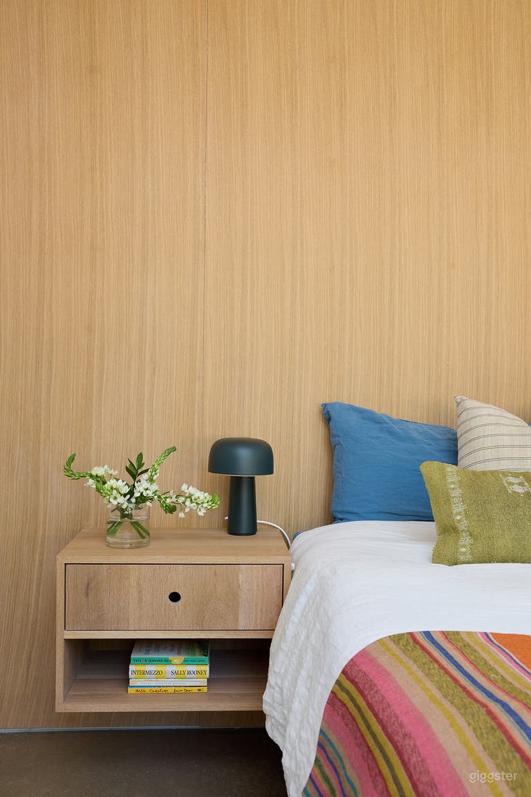  Modern Organic with an Artful Edge 