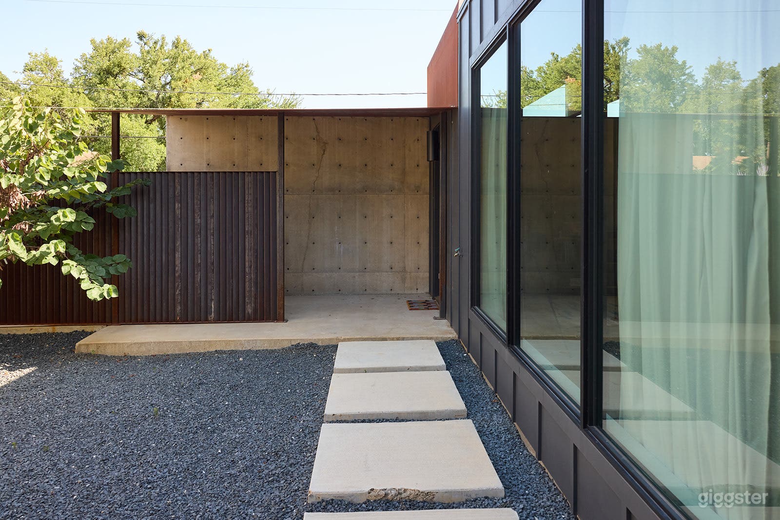 Modern Organic with an Artful Edge Photo 2