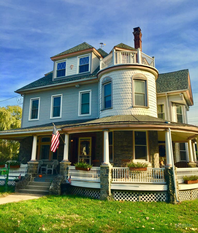  Historic 1899 Victorian Home in Historic District  