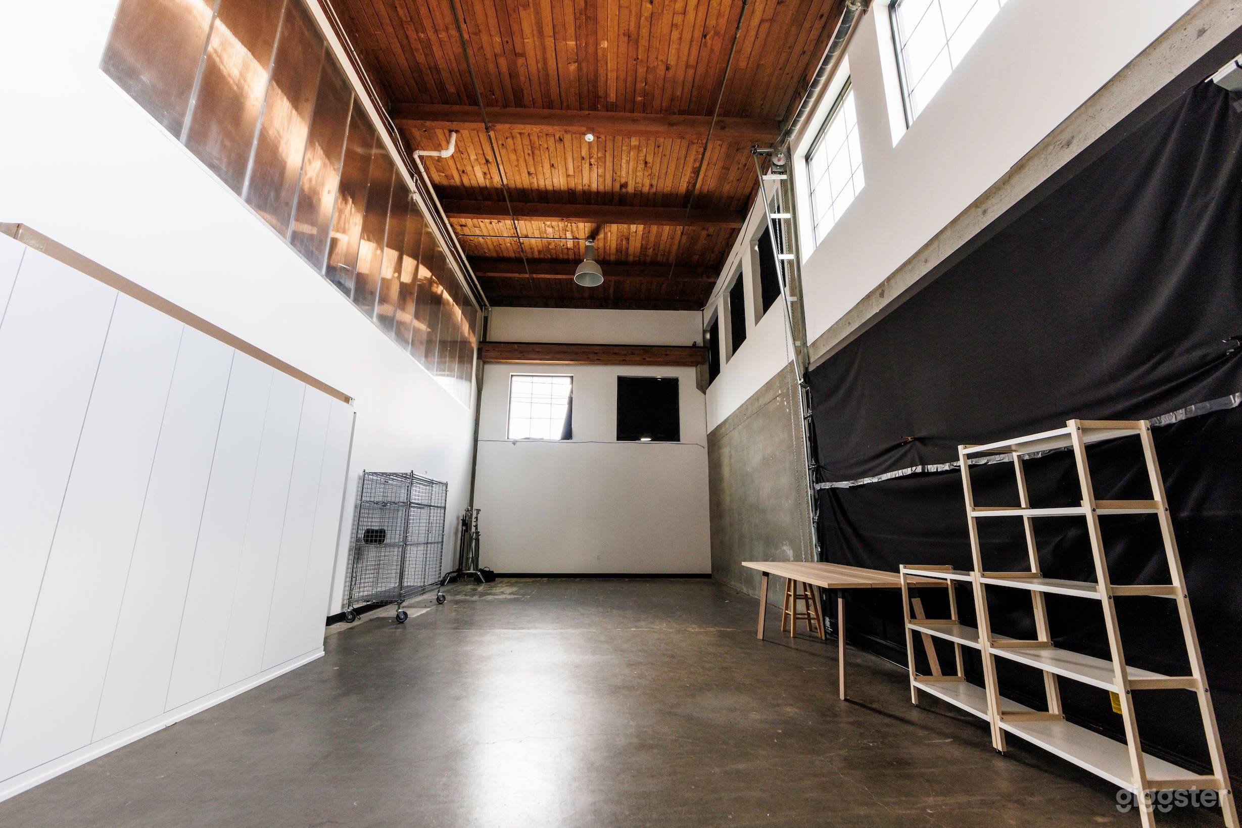 Spacious and Versatile Photo Studio for Rent Photo 2