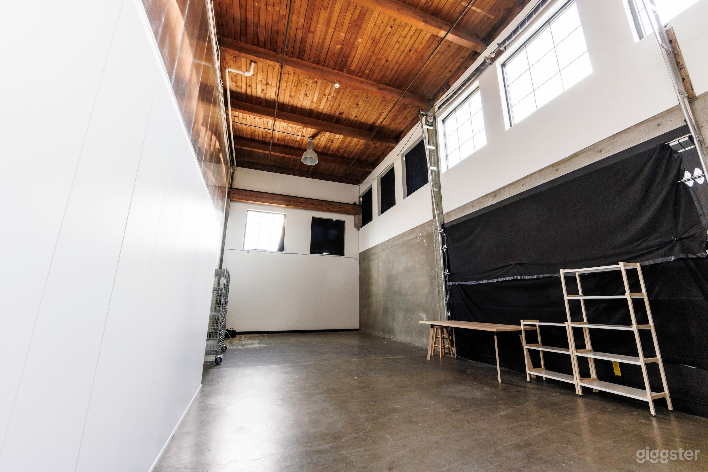 Spacious and Versatile Photo Studio for Rent Photo 1