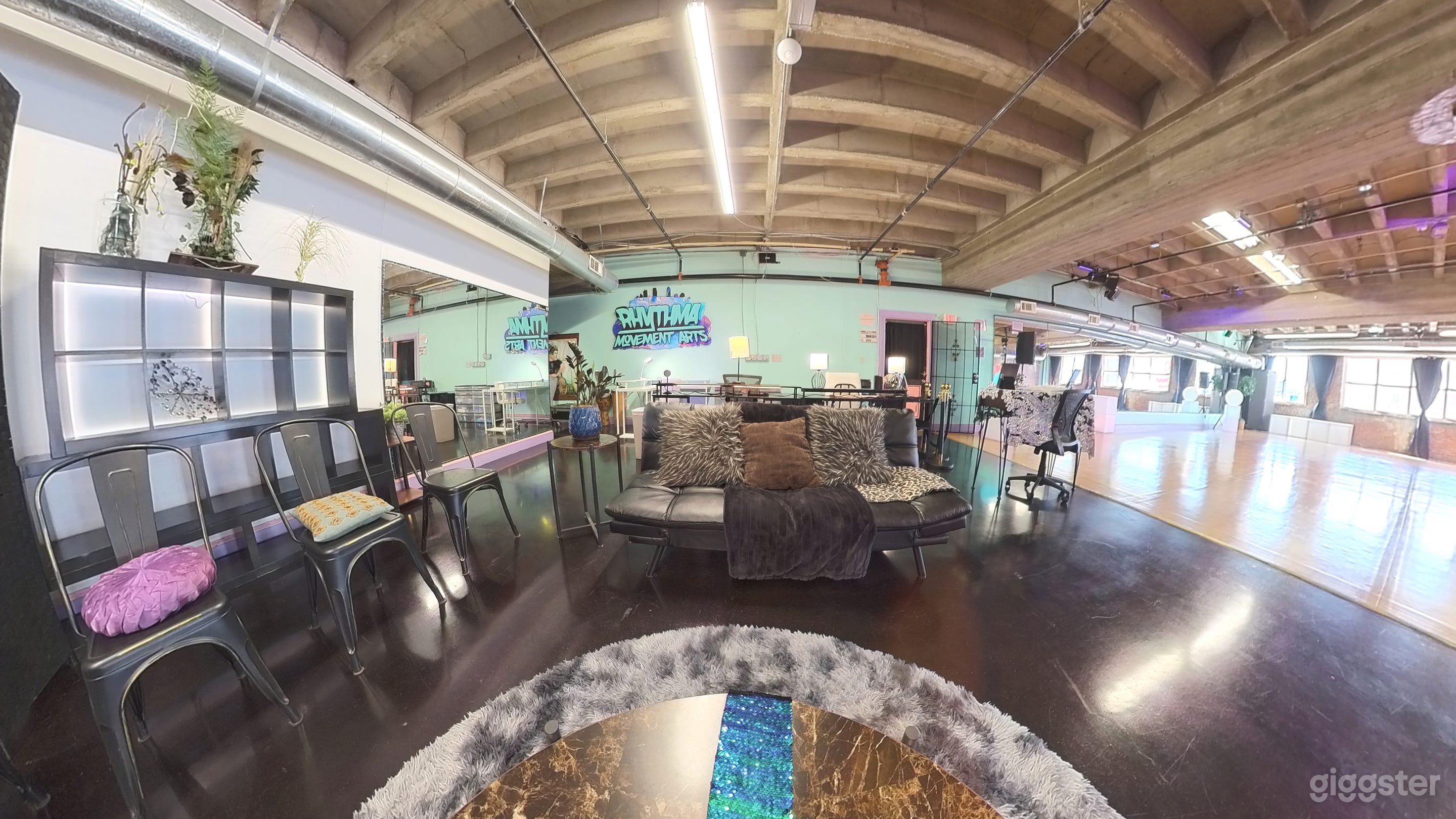 3000sq ft. State-of-the-art Venue  Photo 3