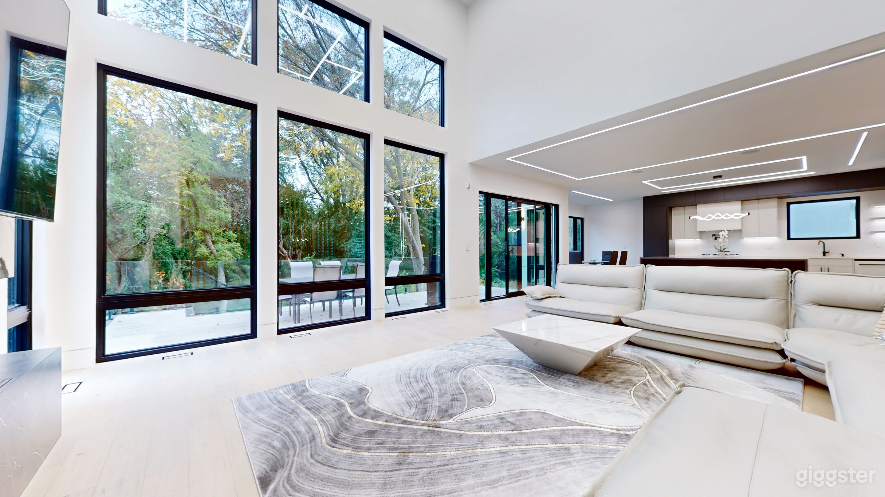 Ultra Luxury Custom Home Overlooking A Ravine Photo 2