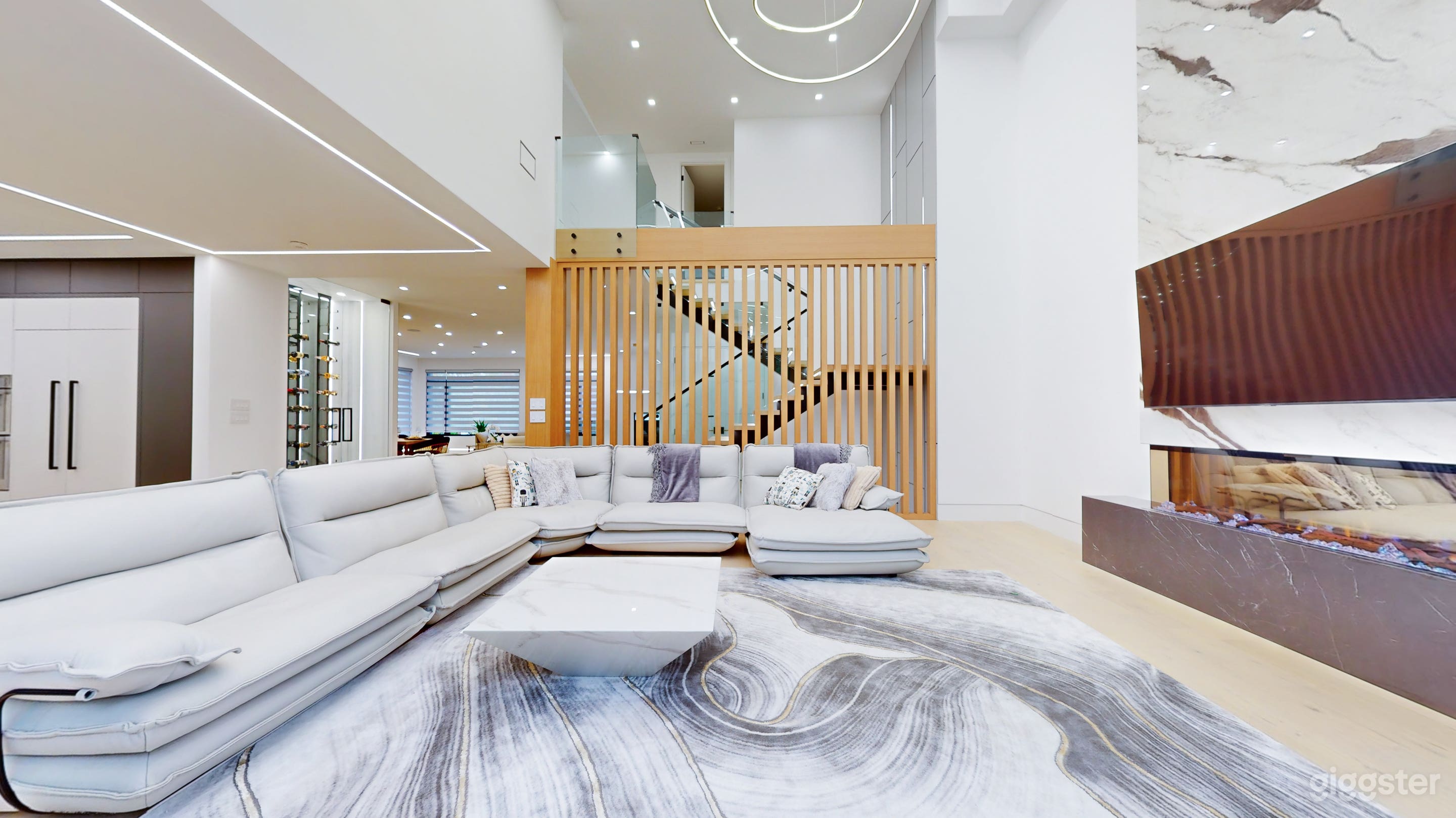 Ultra Luxury Custom Home Overlooking A Ravine Photo 4