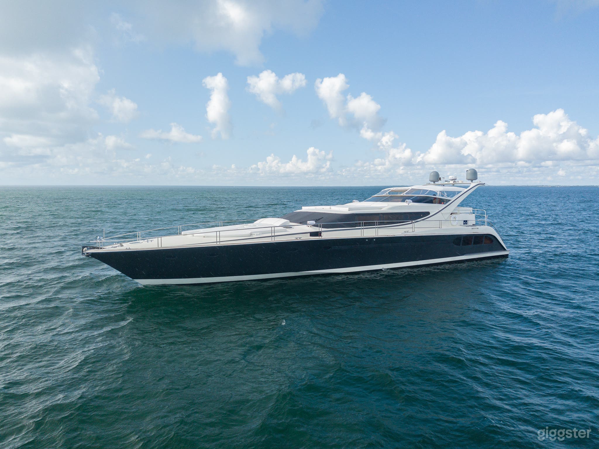 Sophisticated 80' Palmer Johnson  Photo 1