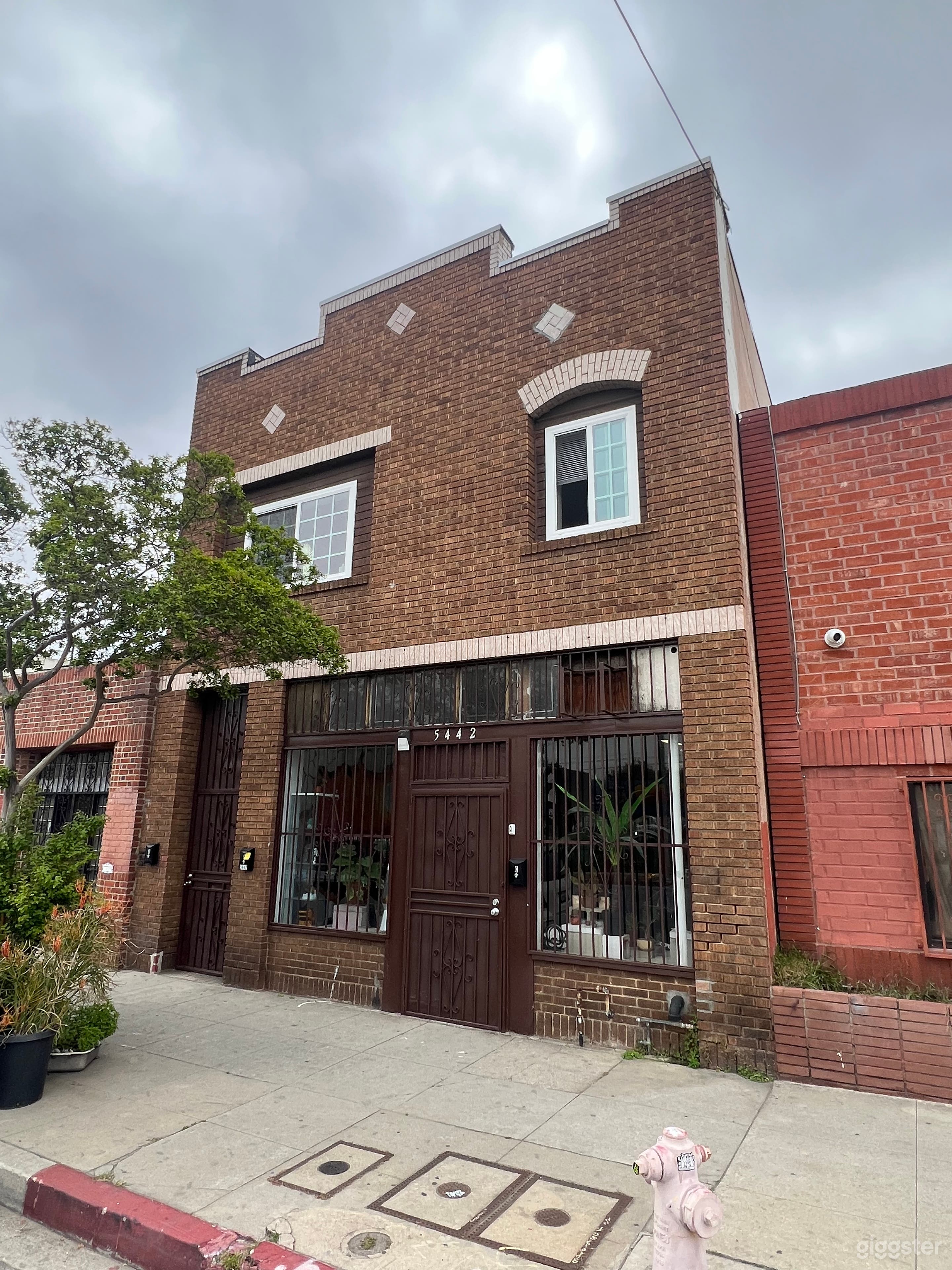 PIANO’S Arts &amp; Events warehouse very unique &amp; fun Photo 1