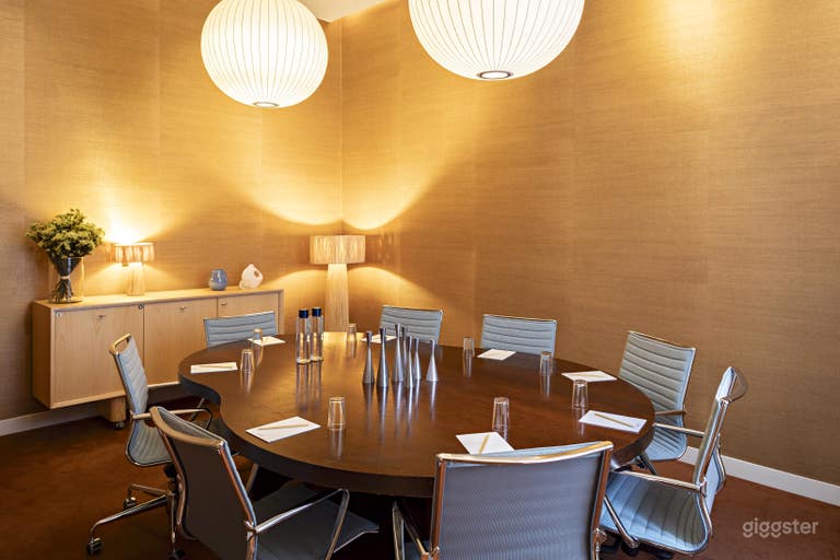  La Secret Room | Board Room for 8 