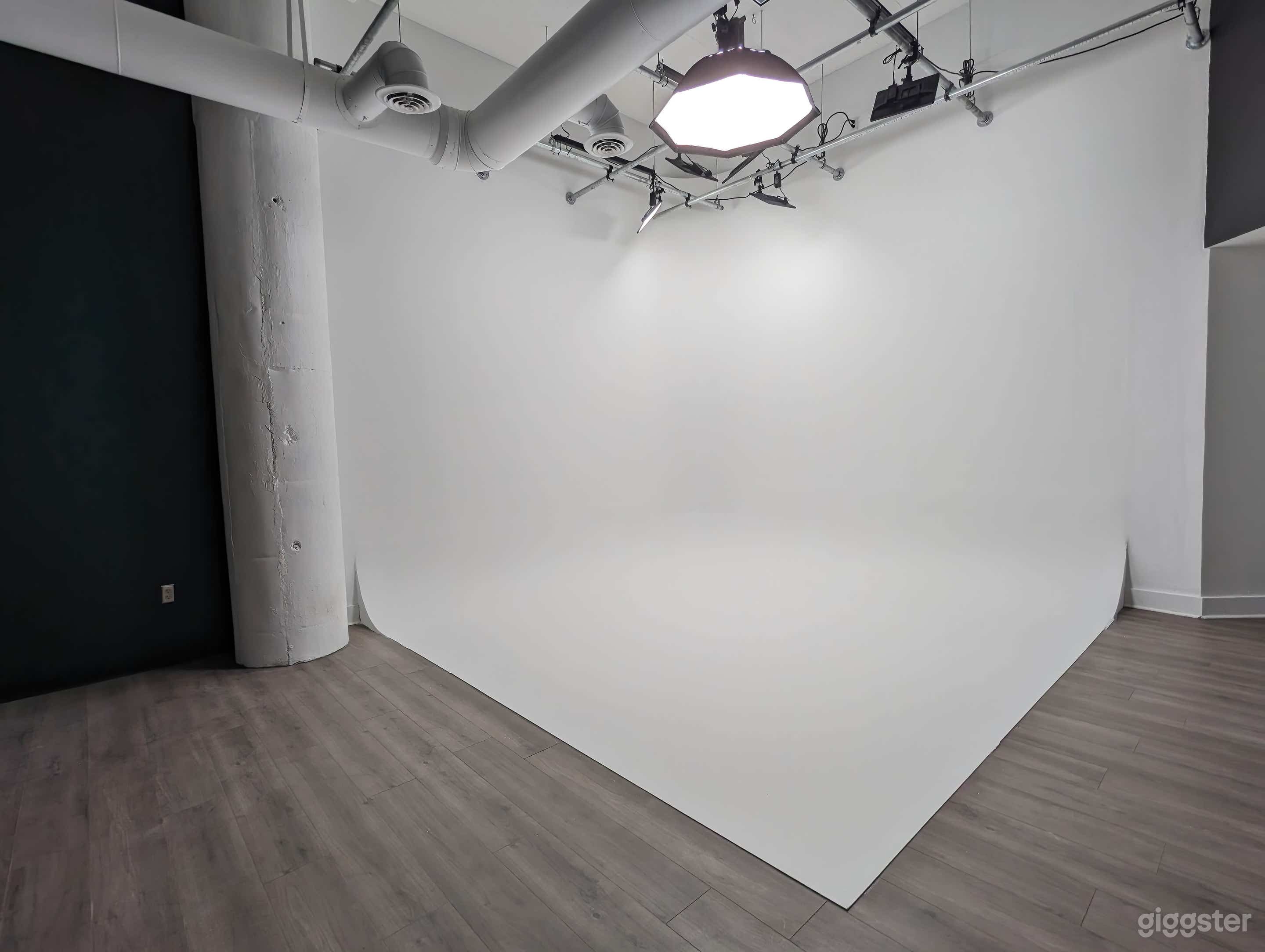 14x14ft Corner Cyclorama. 14ft. Ceiling, 12ft to grid