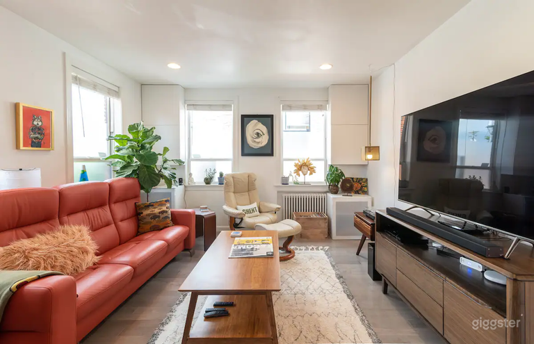  Mid-Century Modern Home with Yoga Room 