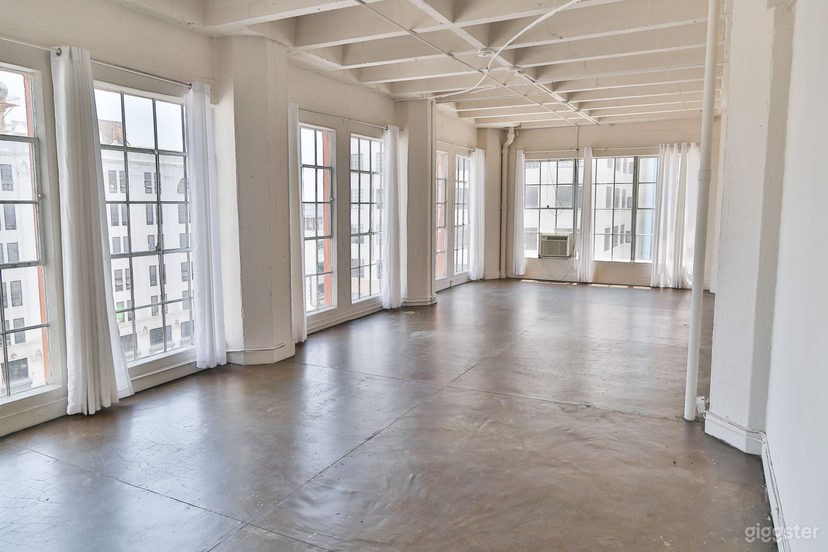 Panoramic Downtown LA Loft: Ideal for Video/Photo  Photo 1