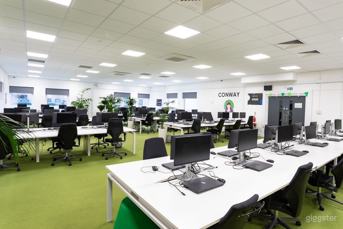 Large Computer/Conference Room - Regents Park Photo 1