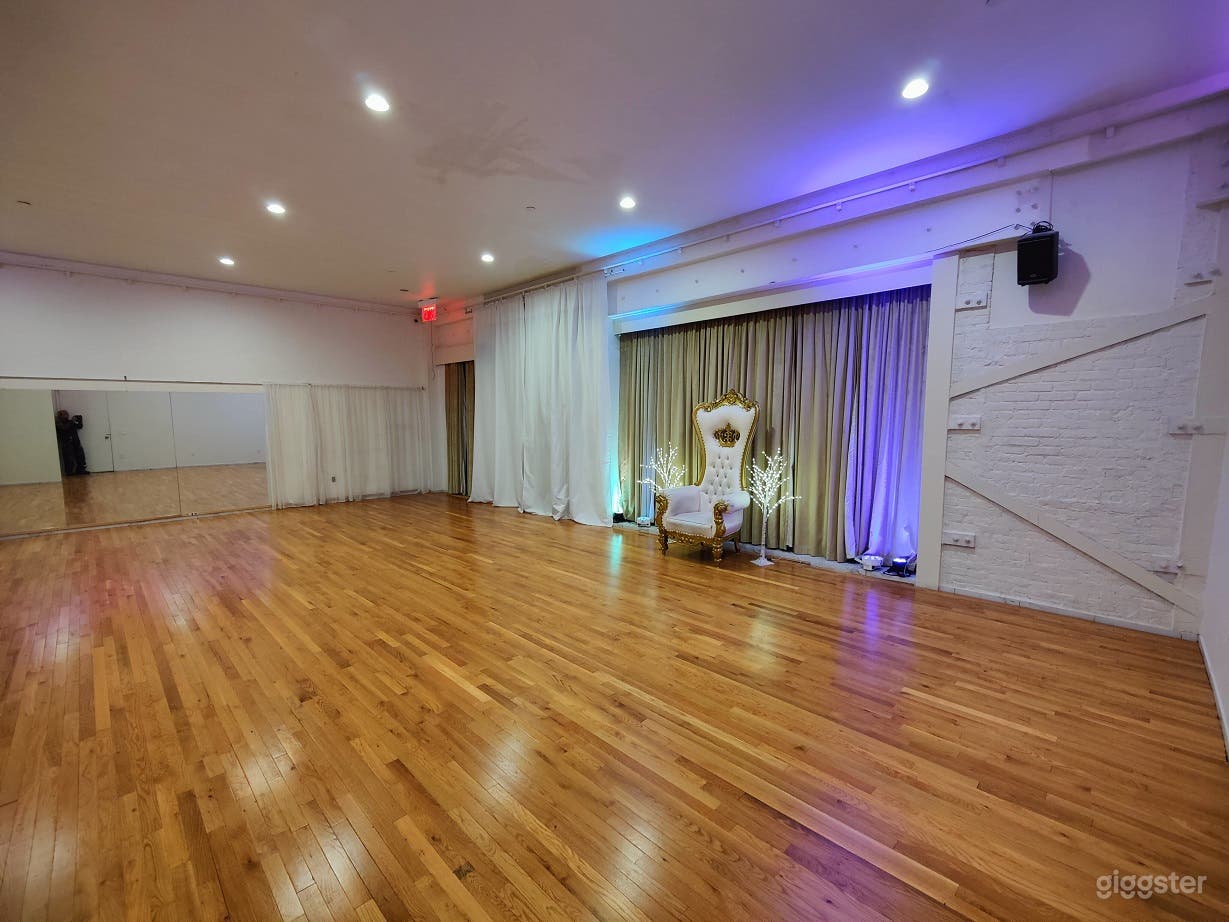 Ground floor at the edge of Williamsburg  Photo 3