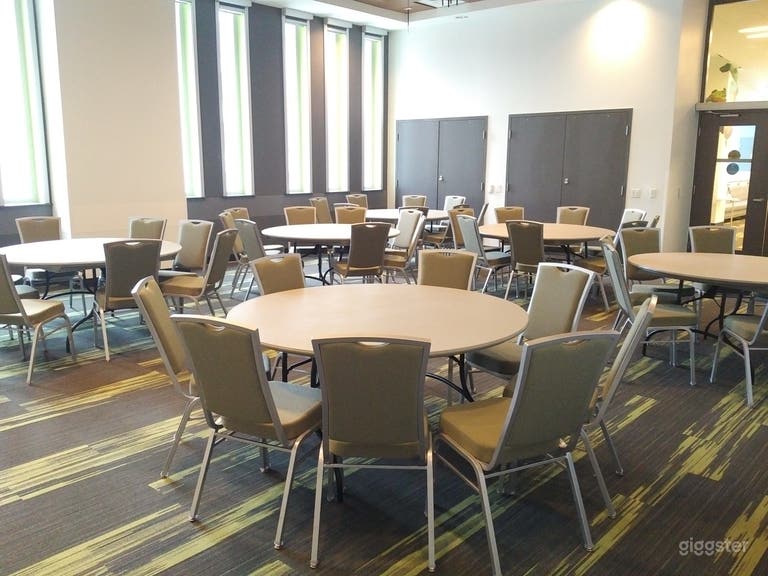  Session Room For Events & Meetings - Toronto Downtown 