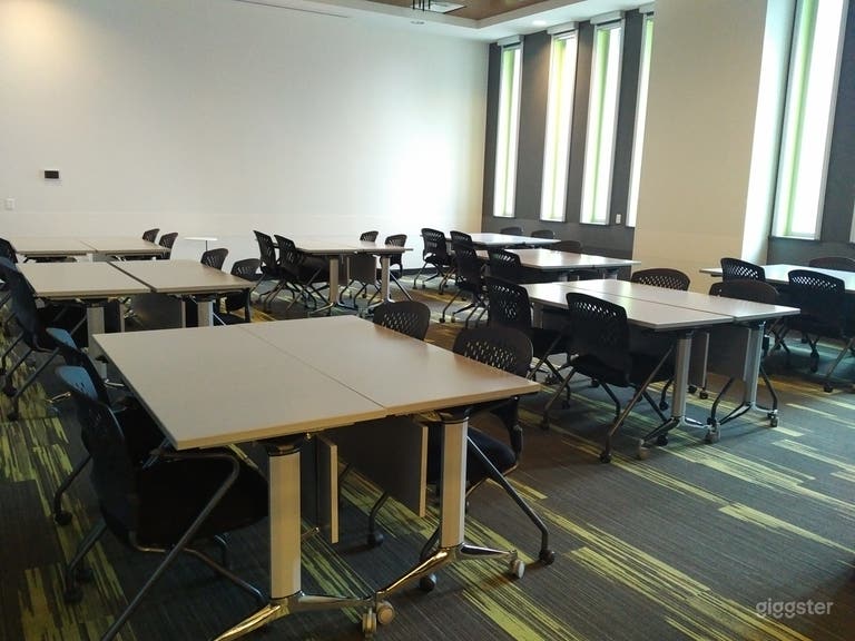  Session Room For Events & Meetings - Toronto Downtown 