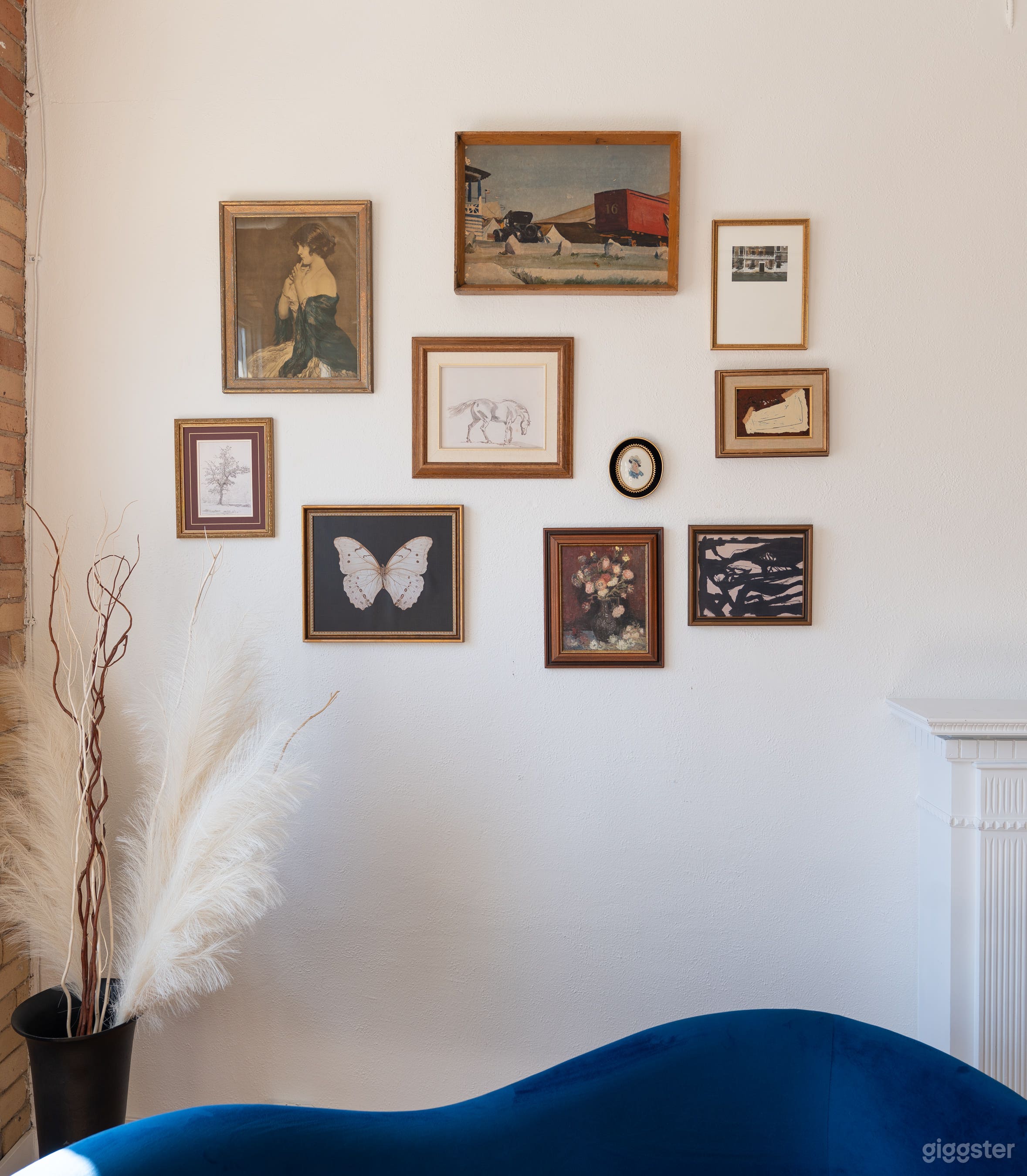 High Contrast Loft-Style with CN Tower Views Photo 1
