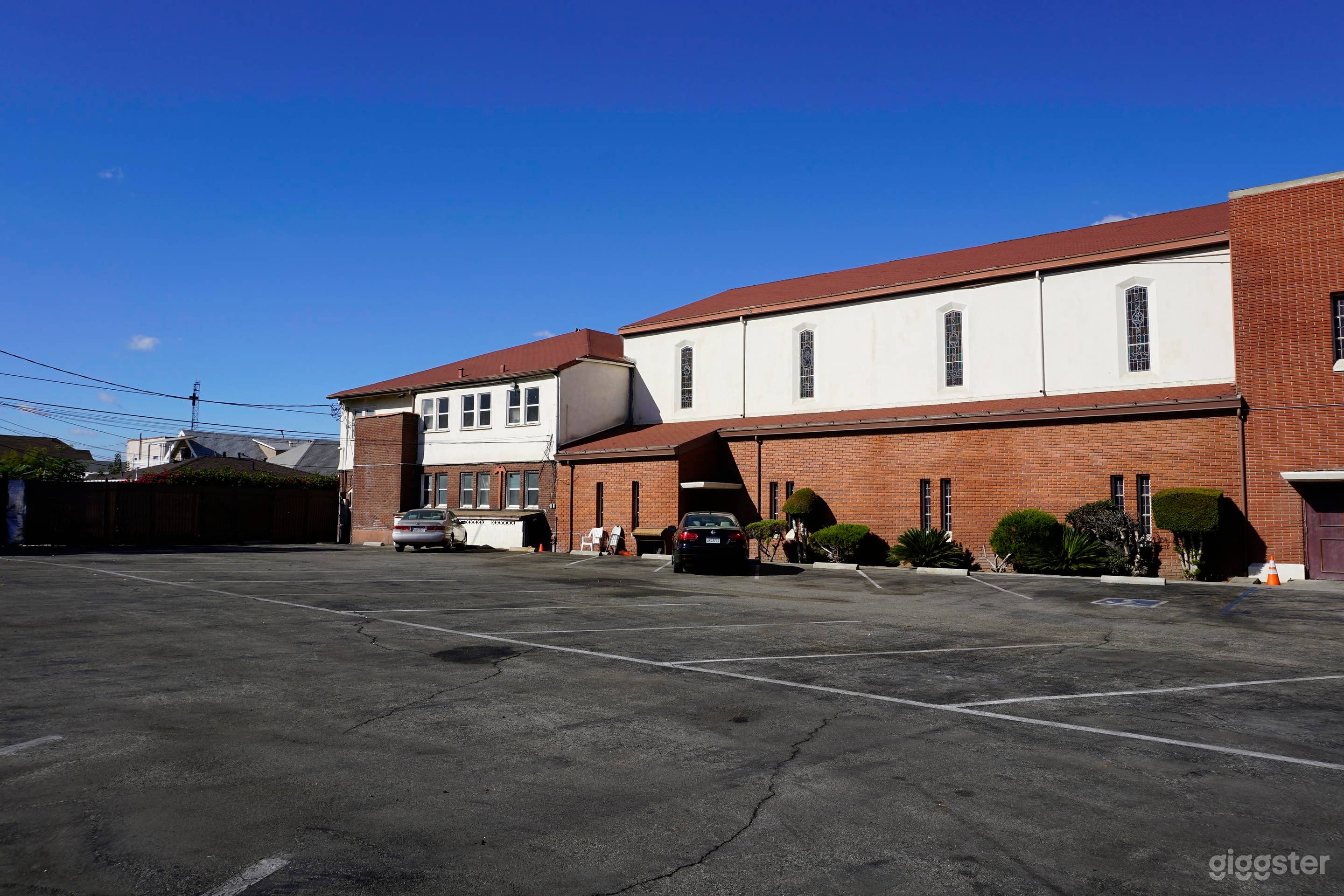 Church ideal for Filming. Avail Choir if needed  Photo 4