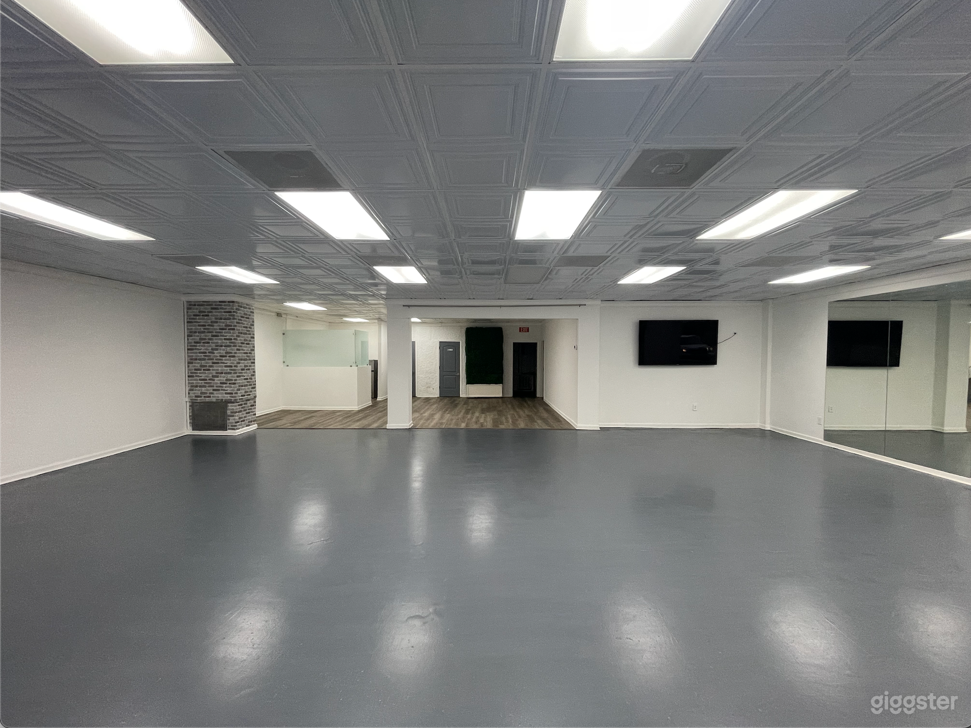 Open-Spaced Venue Near Tampa Photo 2