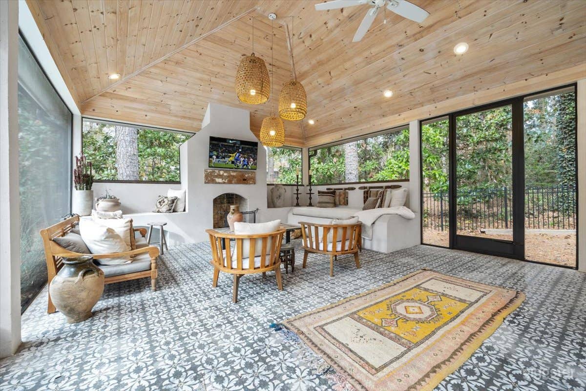 Seating area in Cabana 