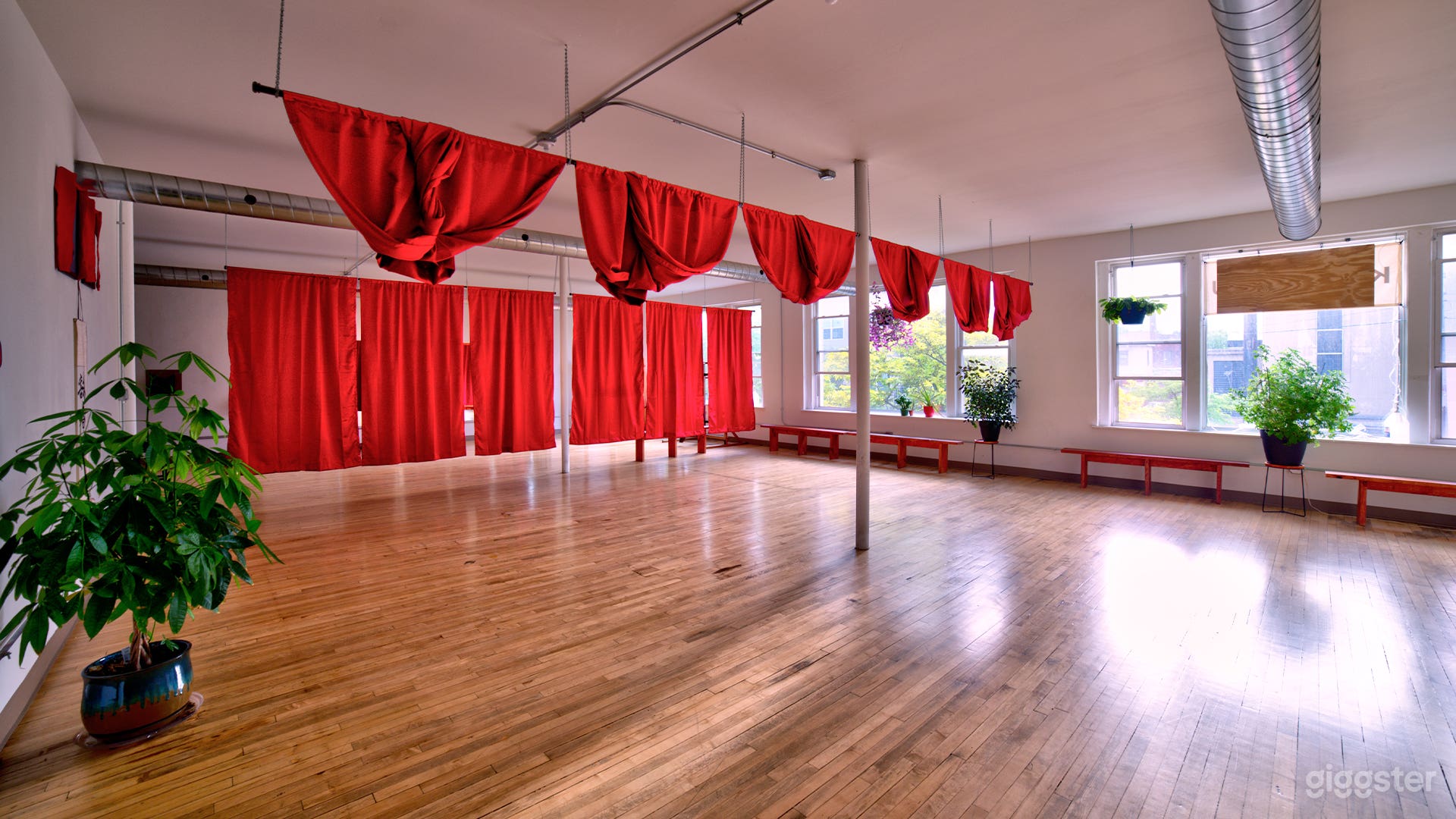Spacious Event Studio w/Natural Light + Wood Floor Photo 1