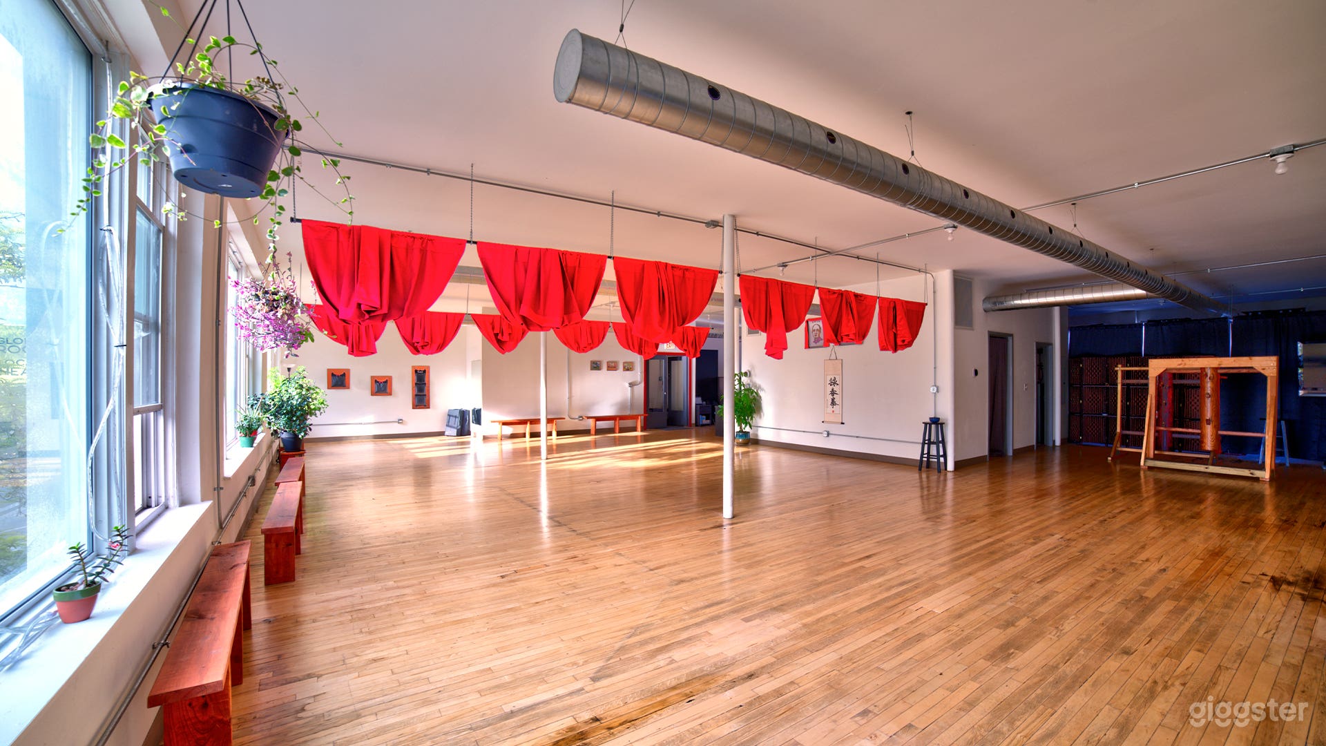 Spacious Event Studio w/Natural Light + Wood Floor Photo 4