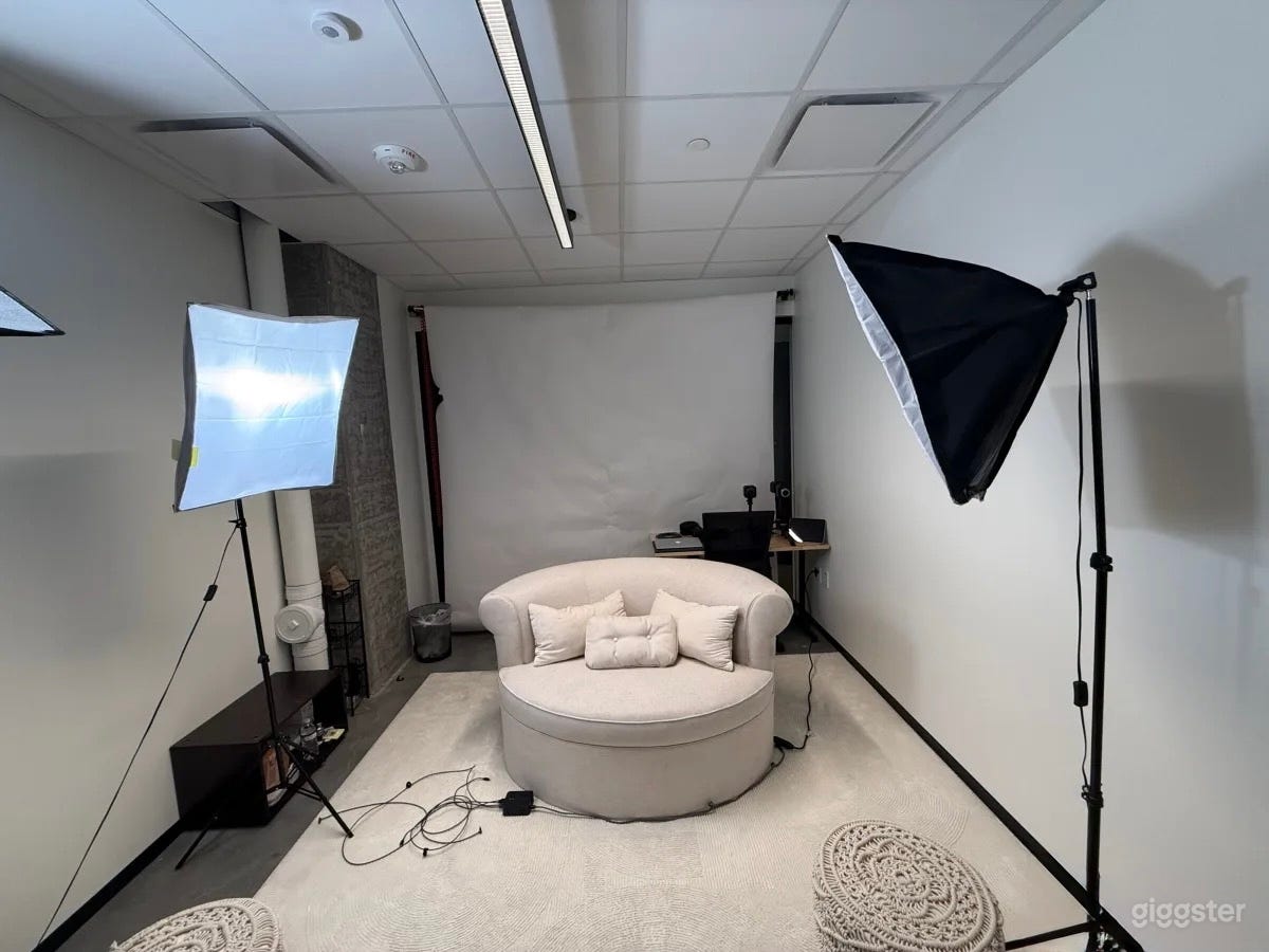 Navy Yard Podcast Studio - Pro Gear & Relaxed Vibe Photo 3