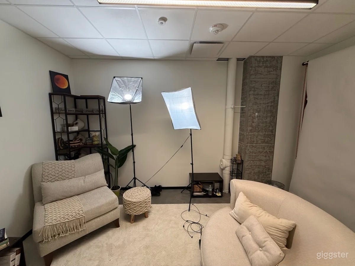 Navy Yard Podcast Studio - Pro Gear & Relaxed Vibe Photo 4