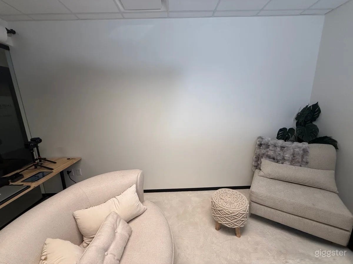 Navy Yard Podcast Studio - Pro Gear & Relaxed Vibe Photo 2