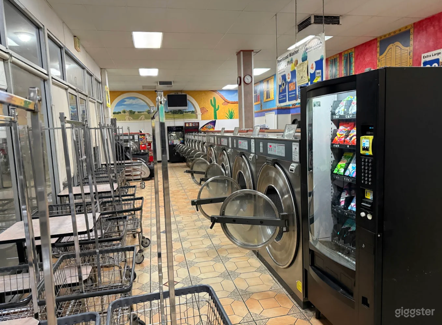 Classic Community Laundromat in Paramount City Photo 3