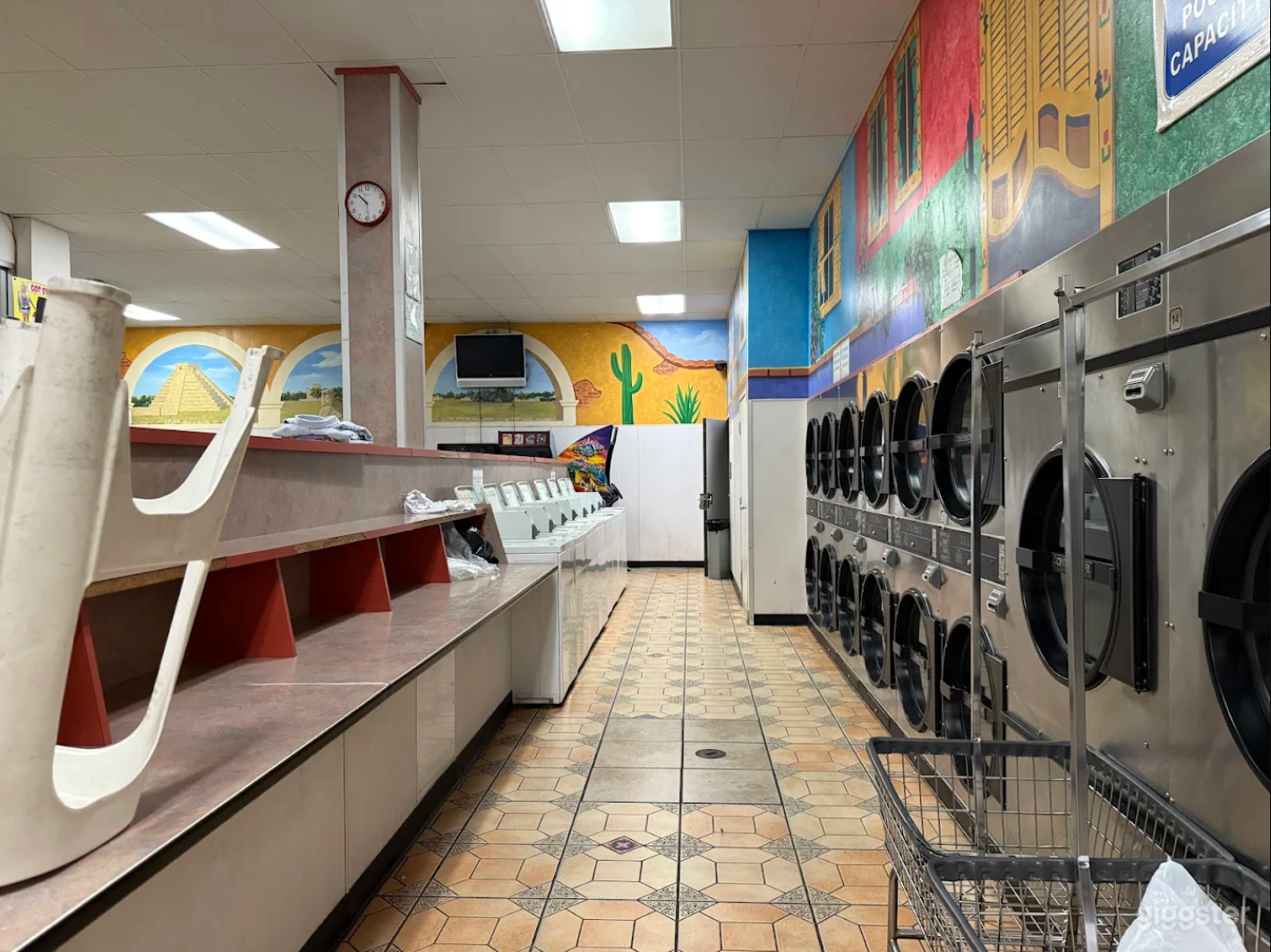 Classic Community Laundromat in Paramount City Photo 2