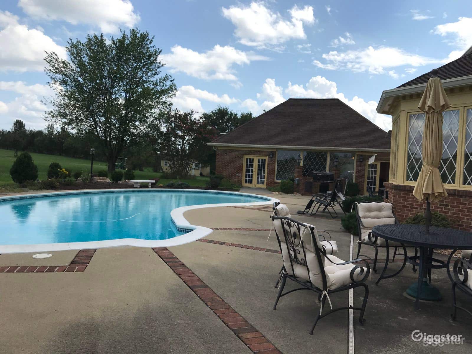 Beautiful 20-acre Private Estate with a pool Photo 1