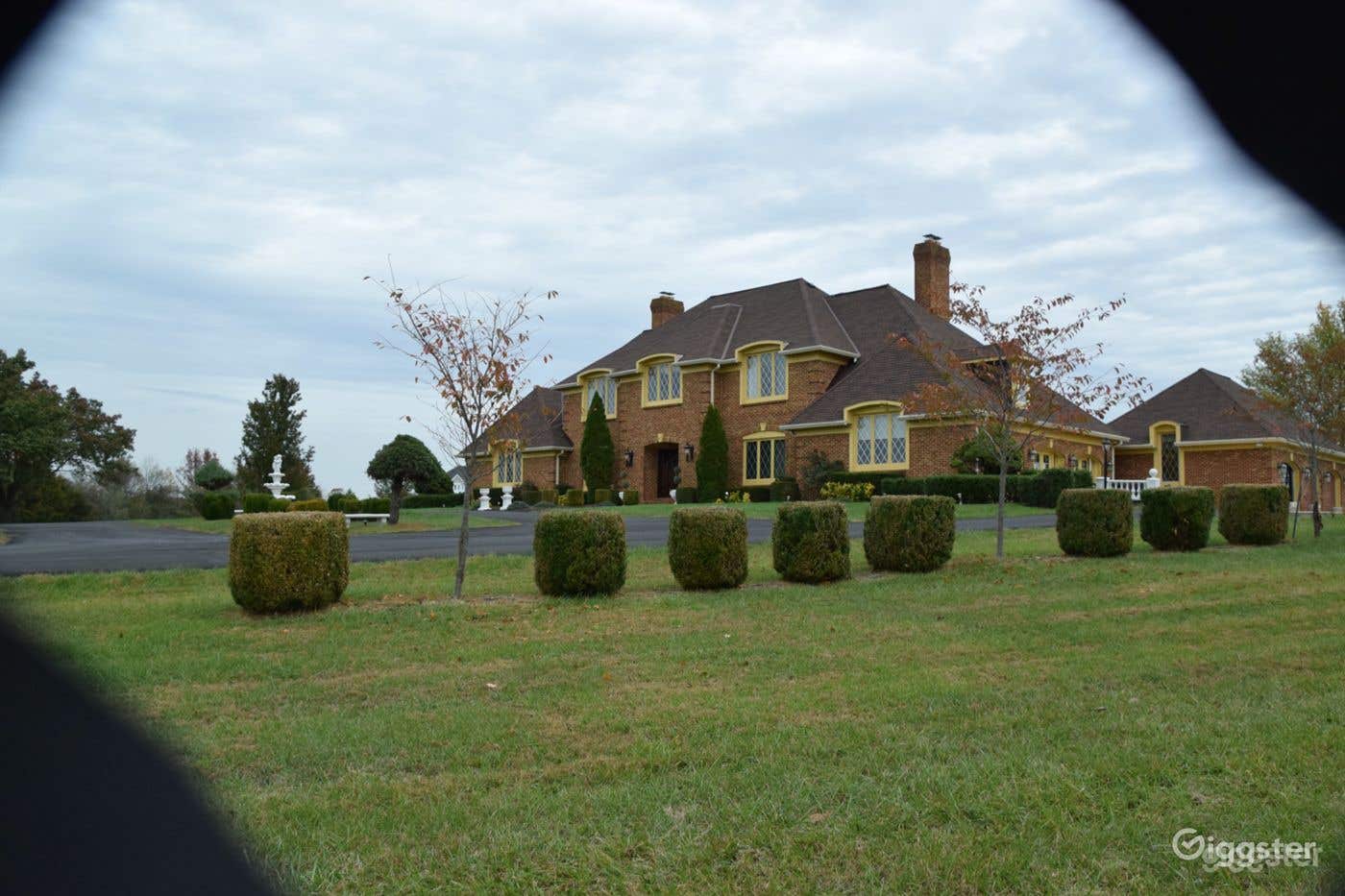 Beautiful 20-acre Private Estate with a pool Photo 3