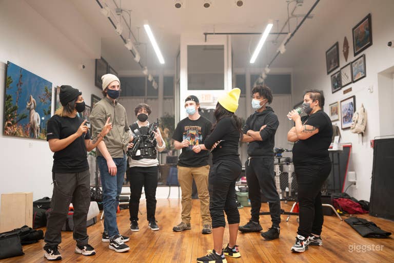  Luxury Fine Art Gallery With Great Acoustics 