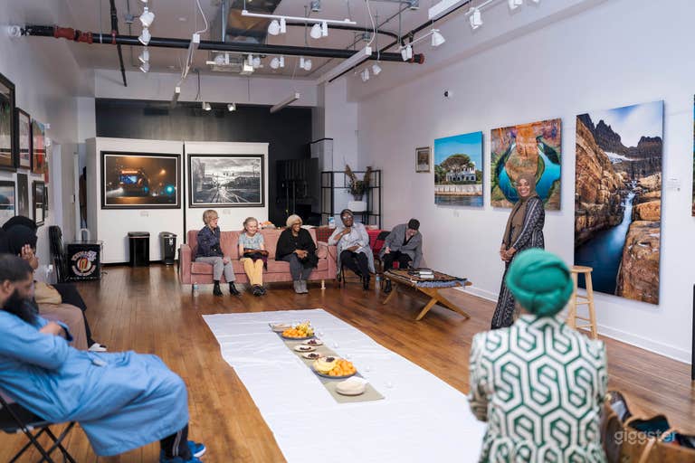  Luxury Fine Art Gallery With Great Acoustics 