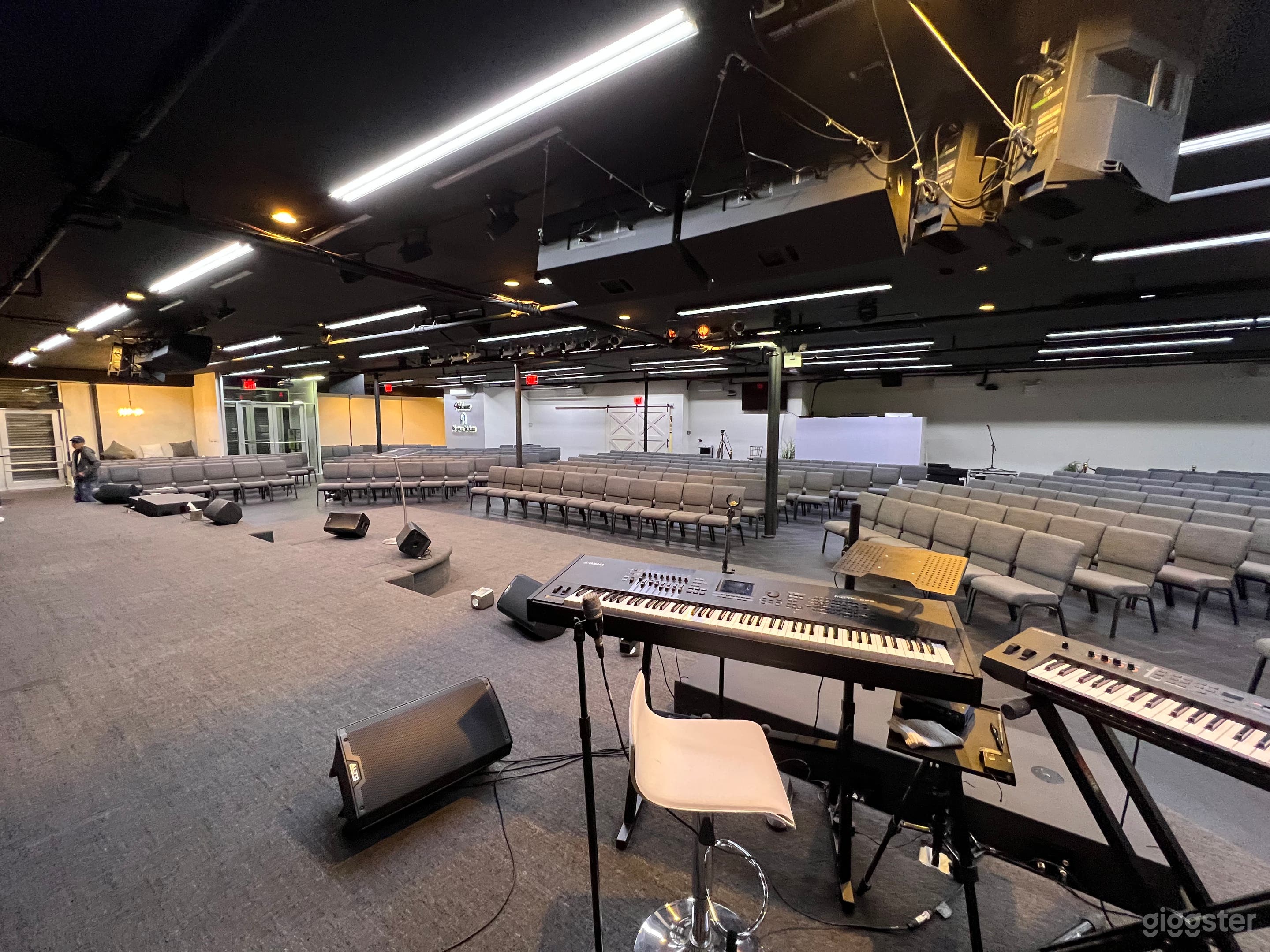 MODERN CHURCH HALL EVENT SPACE BROOKLYN 6000 SqFt Photo 2