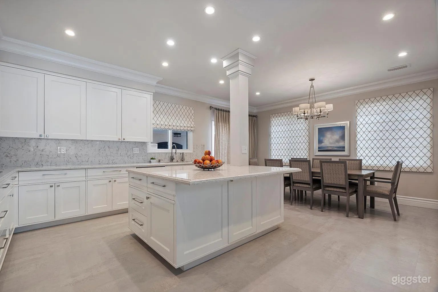 RODEO HOUSE GOLDEN HOUR FRENCH ESTATE Photo 3