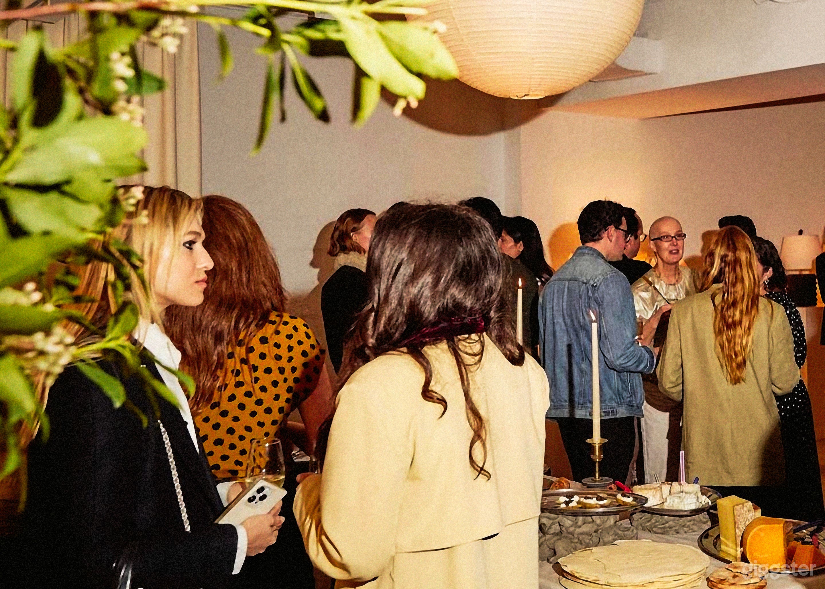 A meticulously designed creative studio space Photo 4