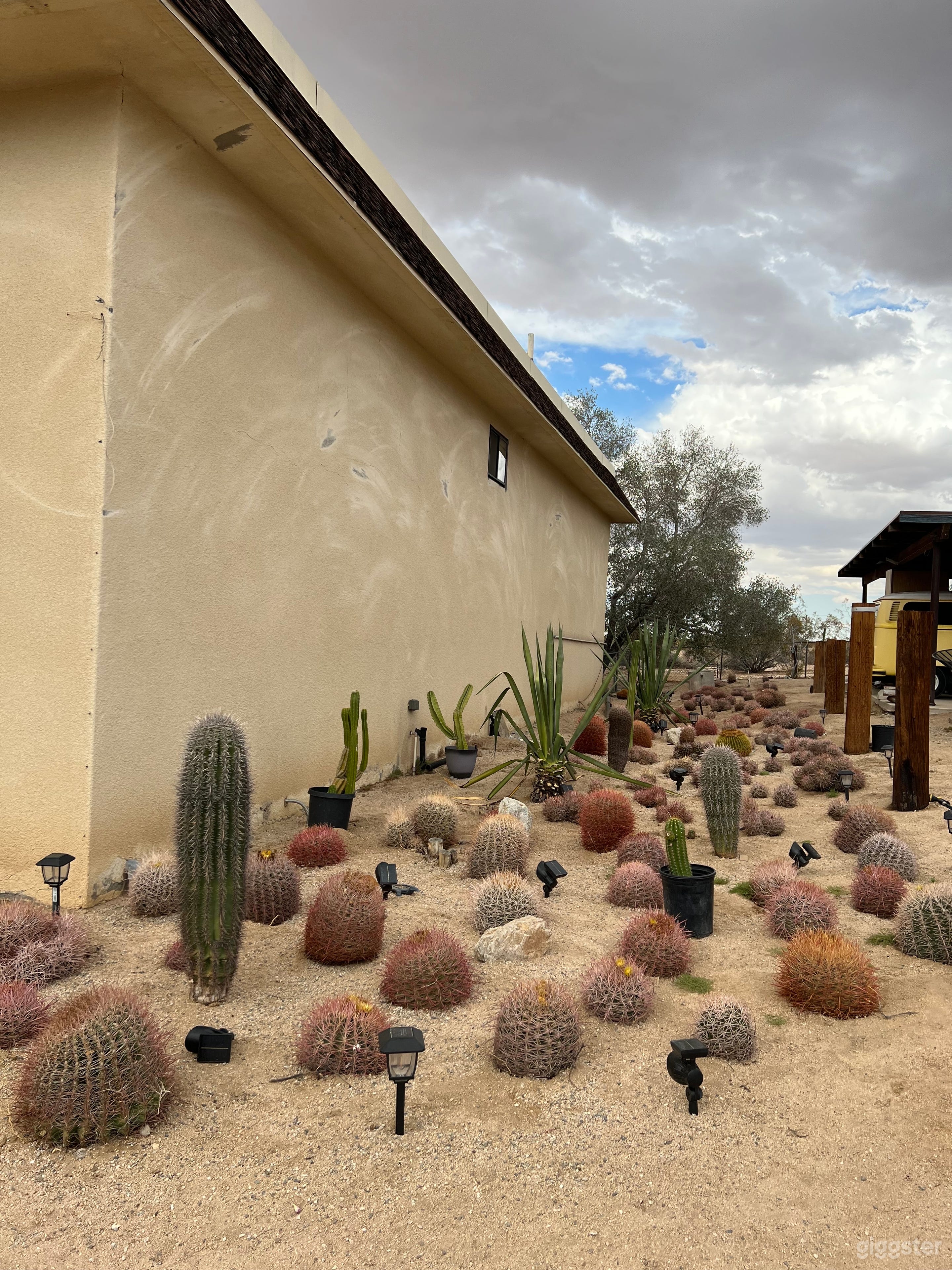 10 acre Desert retreat. Baseball field / pool / house / aframe / cactus garden Photo 3