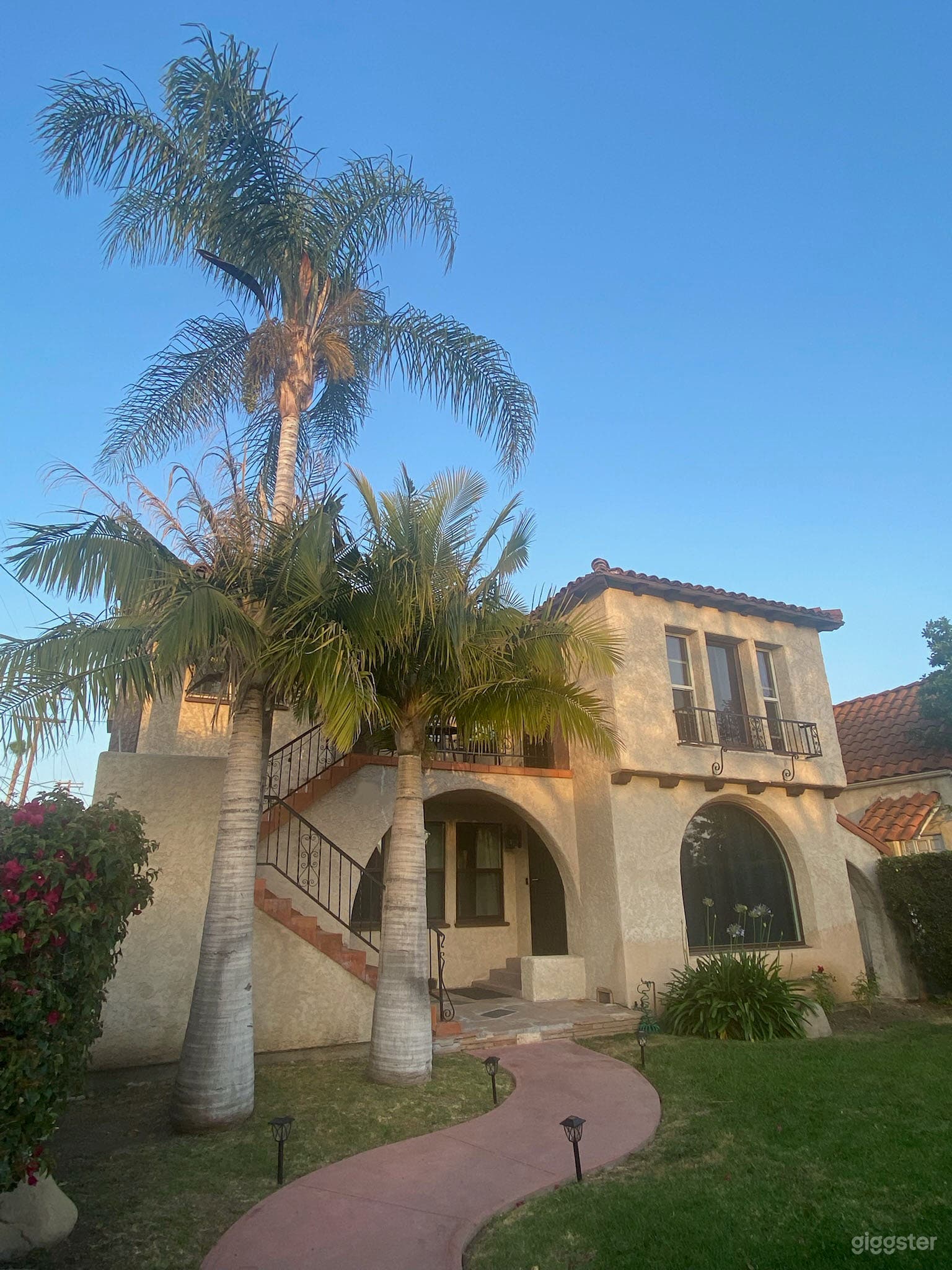 🌹HOLLYWOOD SPANISH STYLE HOME🌹 Photo 2