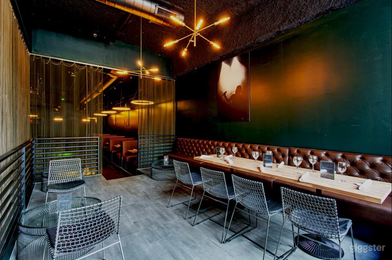 Singer's Lounge Photo 2