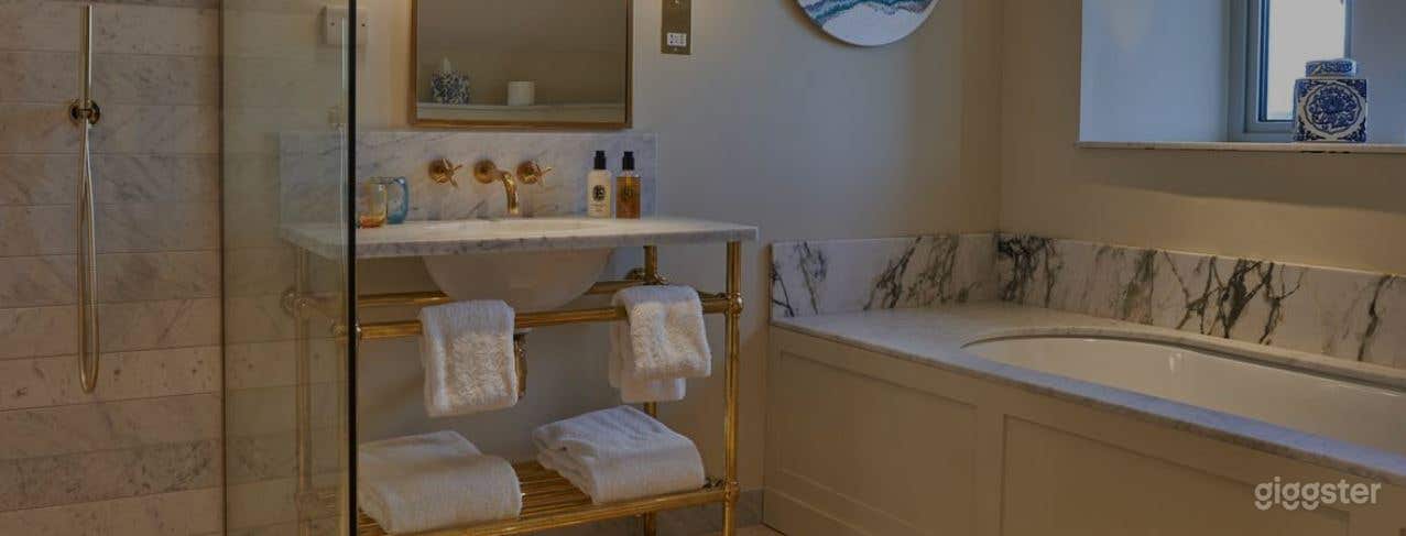 Mews Junior Suite Room with Avon Valley View Photo 2