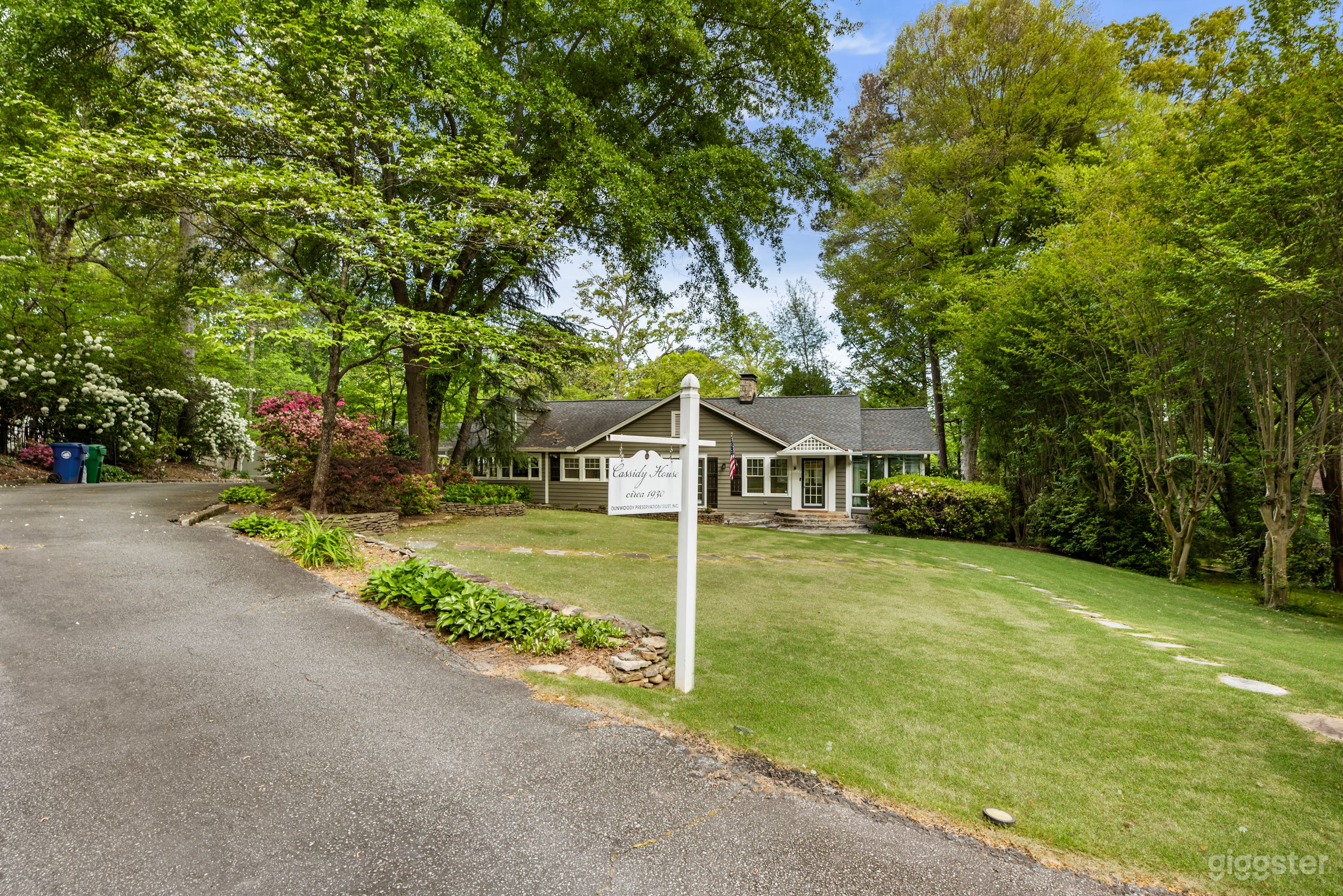 Historical 1930 House with Charm Photo 4