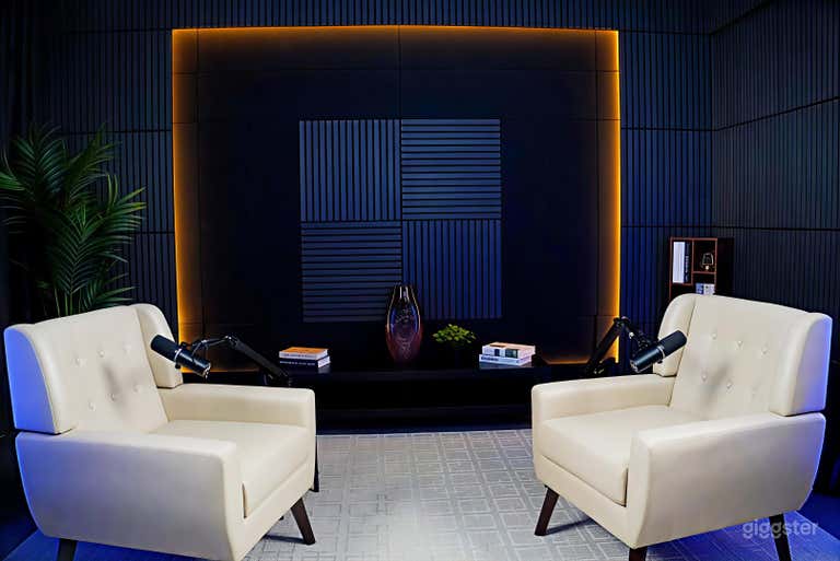  Flexible Podcast & Video Studio in Toronto 