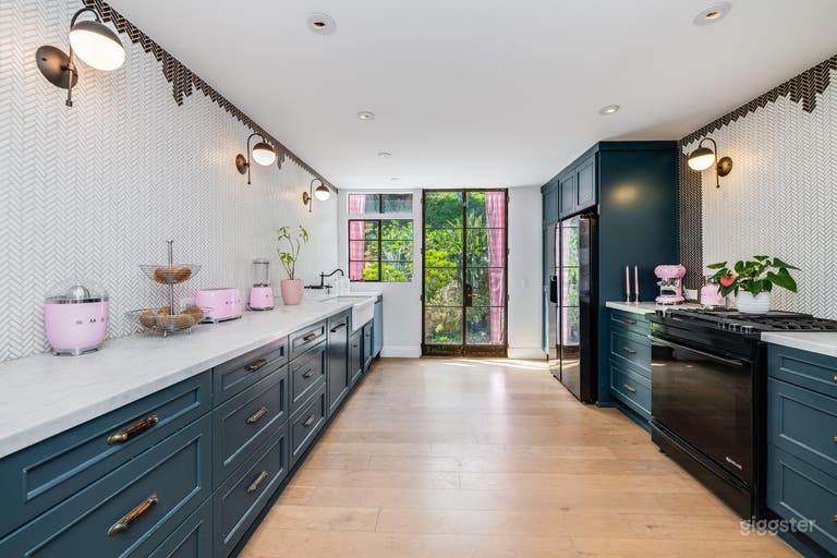  Old Hollywood Glamour Meets Parisian Chic 