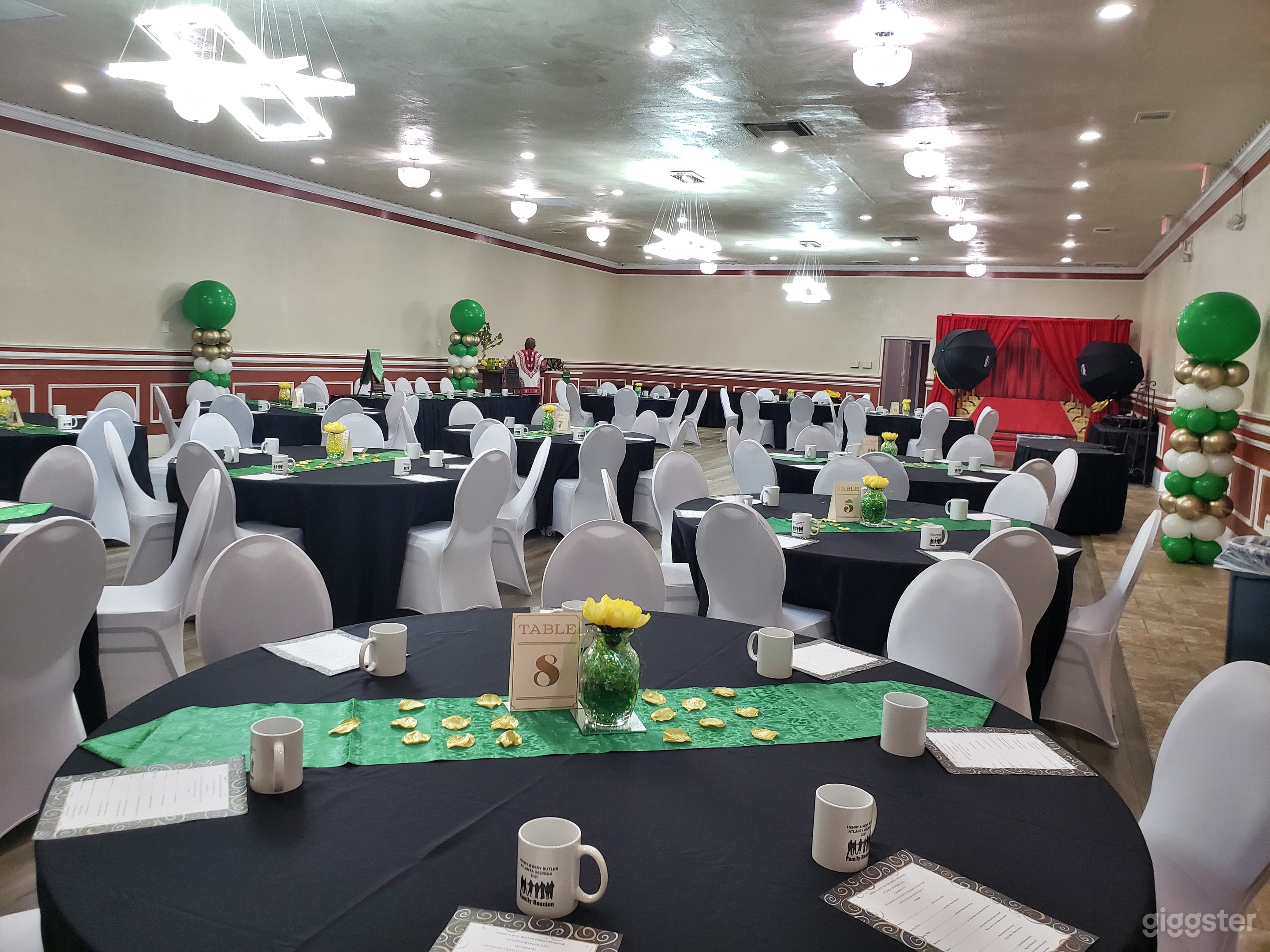 Upper Banquet Hall with Country Charm Photo 4