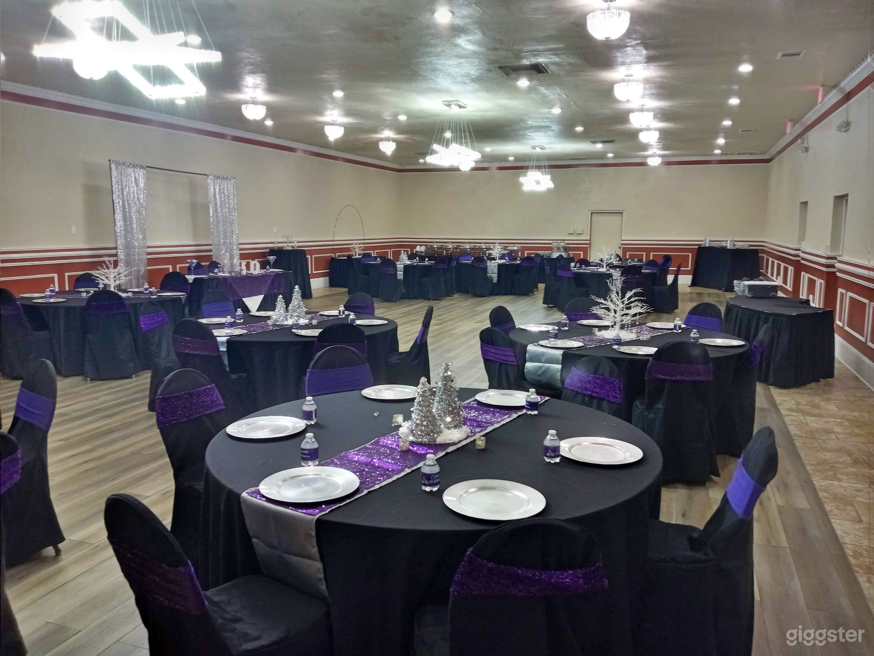 Upper Banquet Hall with Country Charm Photo 2