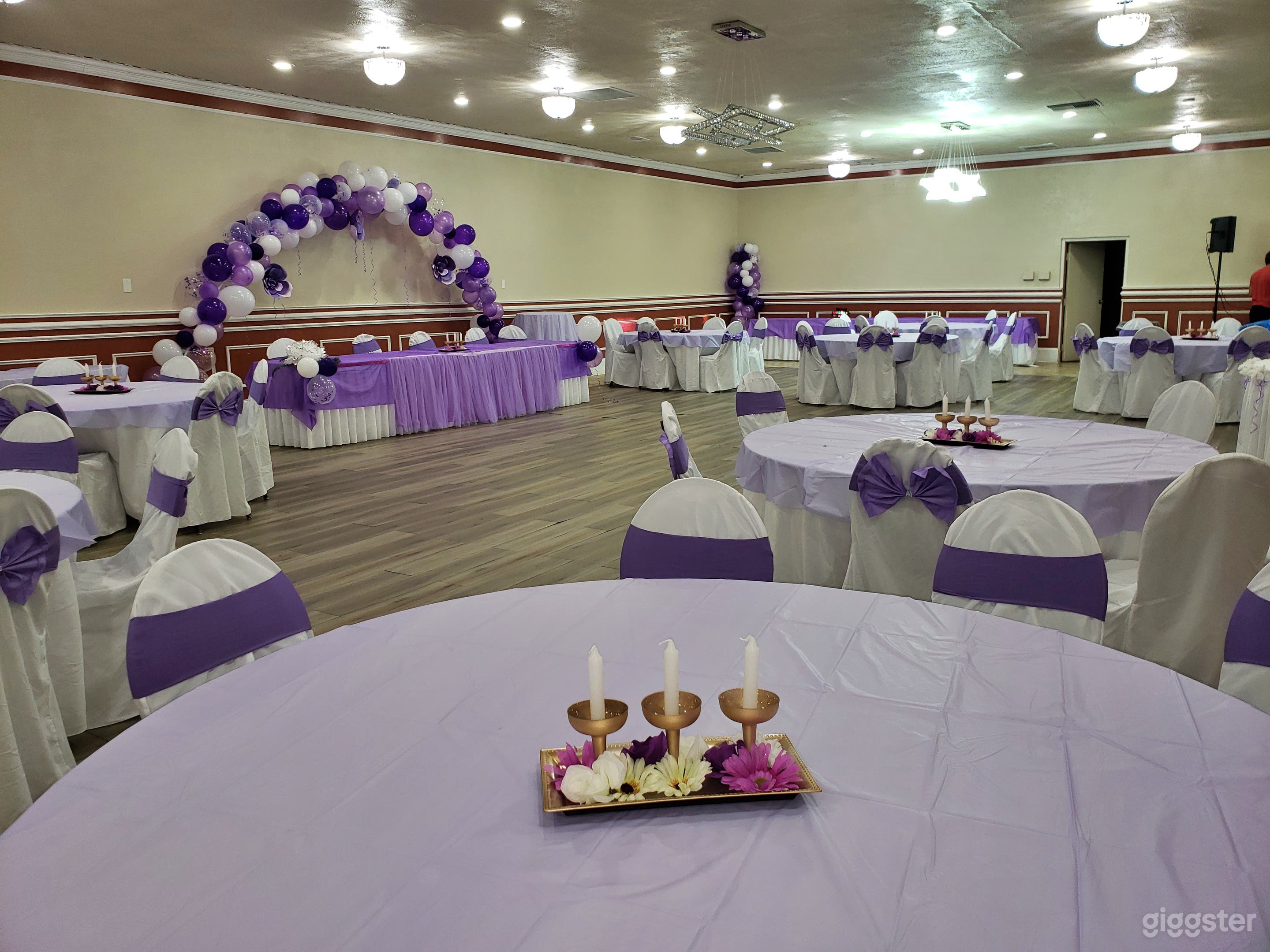 Upper Banquet Hall with Country Charm Photo 3