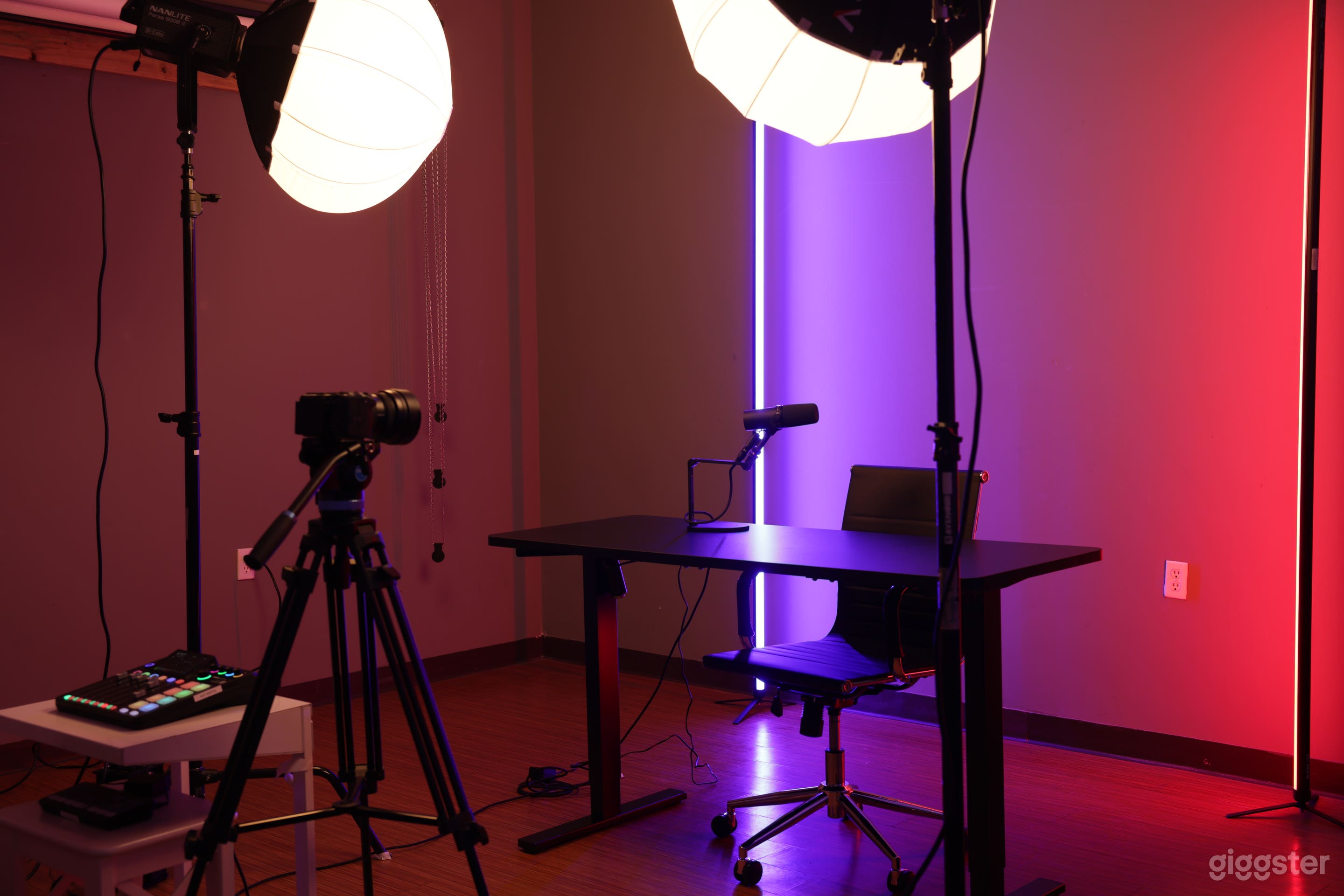 Podcast Studio Photo 4